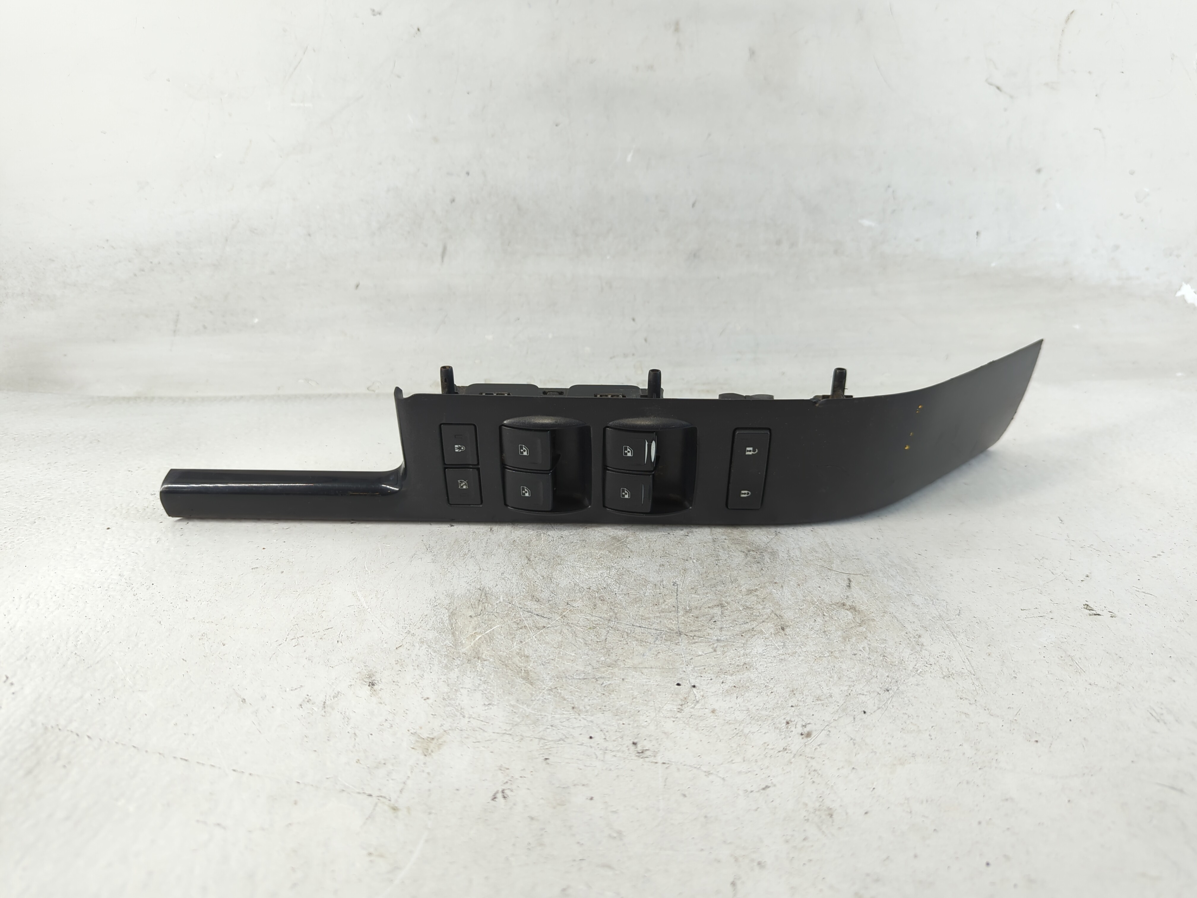 2014 Chevrolet Silverado 1500 Driver Left Door Master Power Window Switch 851297 - Oemusedautoparts1.com