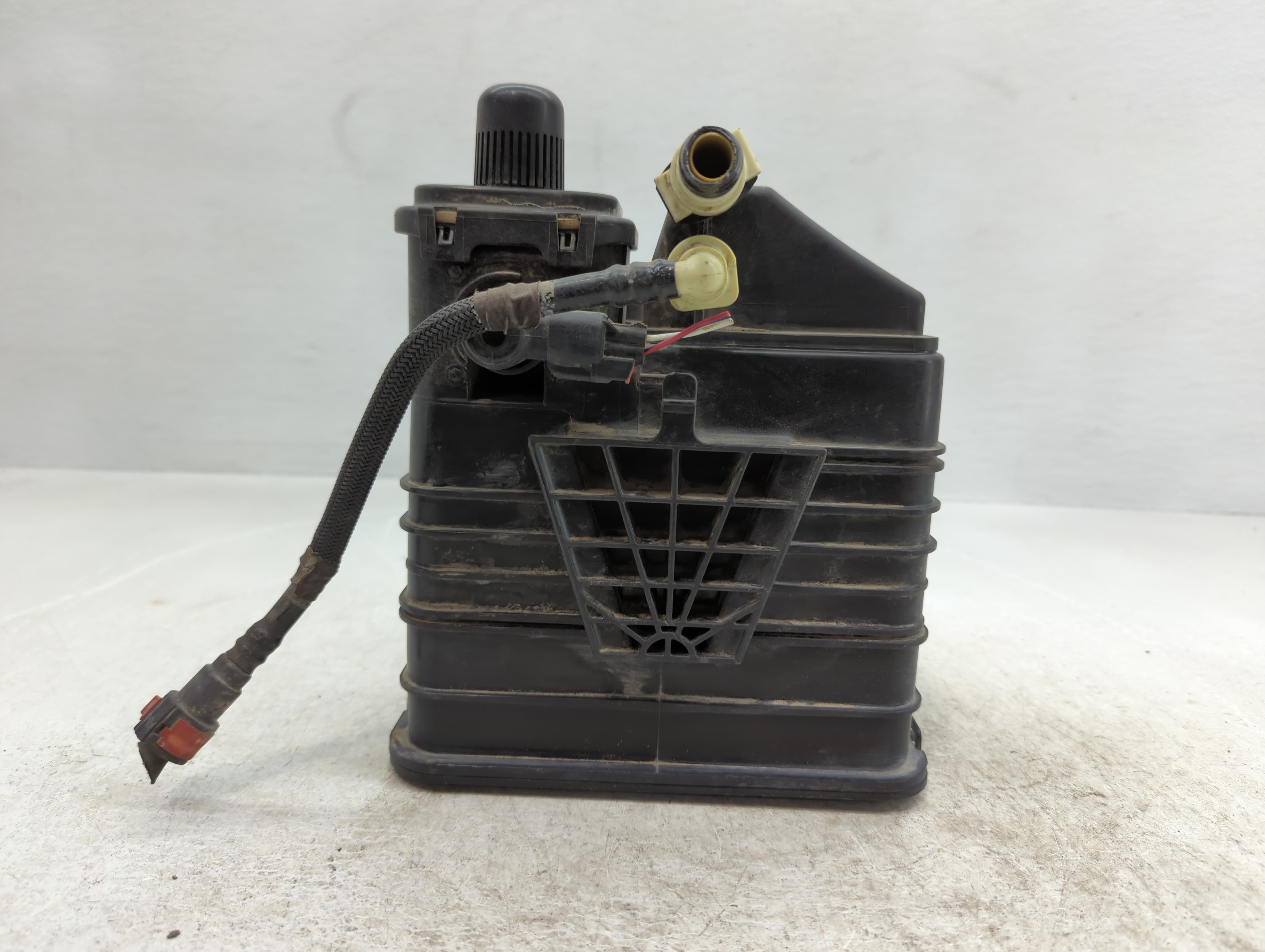 2015 Chevrolet Cruze Fuel Vapor Charcoal Canister 851354 - Oemusedautoparts1.com