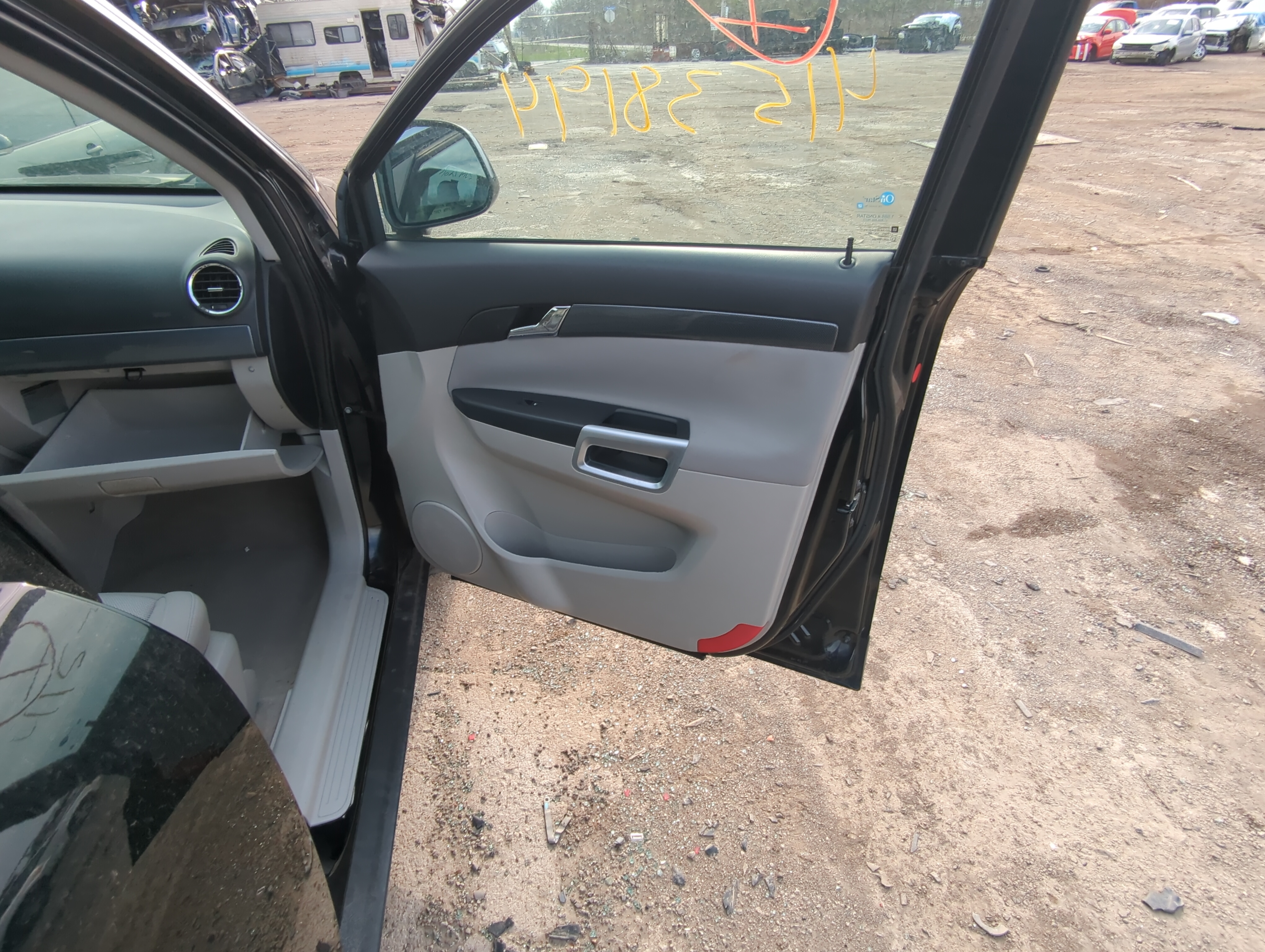 Picture of 2009 Saturn Vue Front Right Passenger Interior Door Panel Trim 851488
