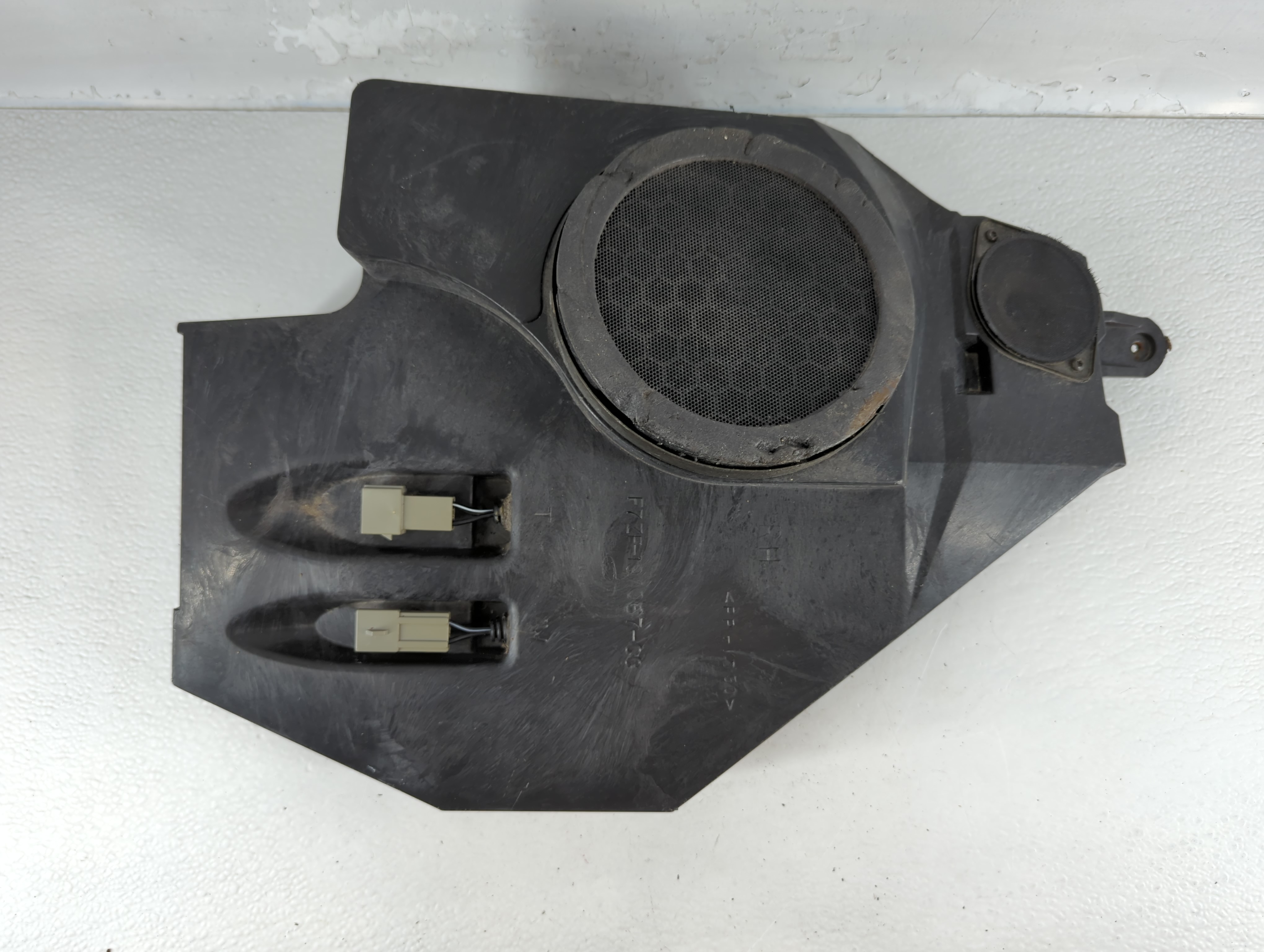 2004 Ford Mustang Speaker/subwoofer 851572 - Oemusedautoparts1.com