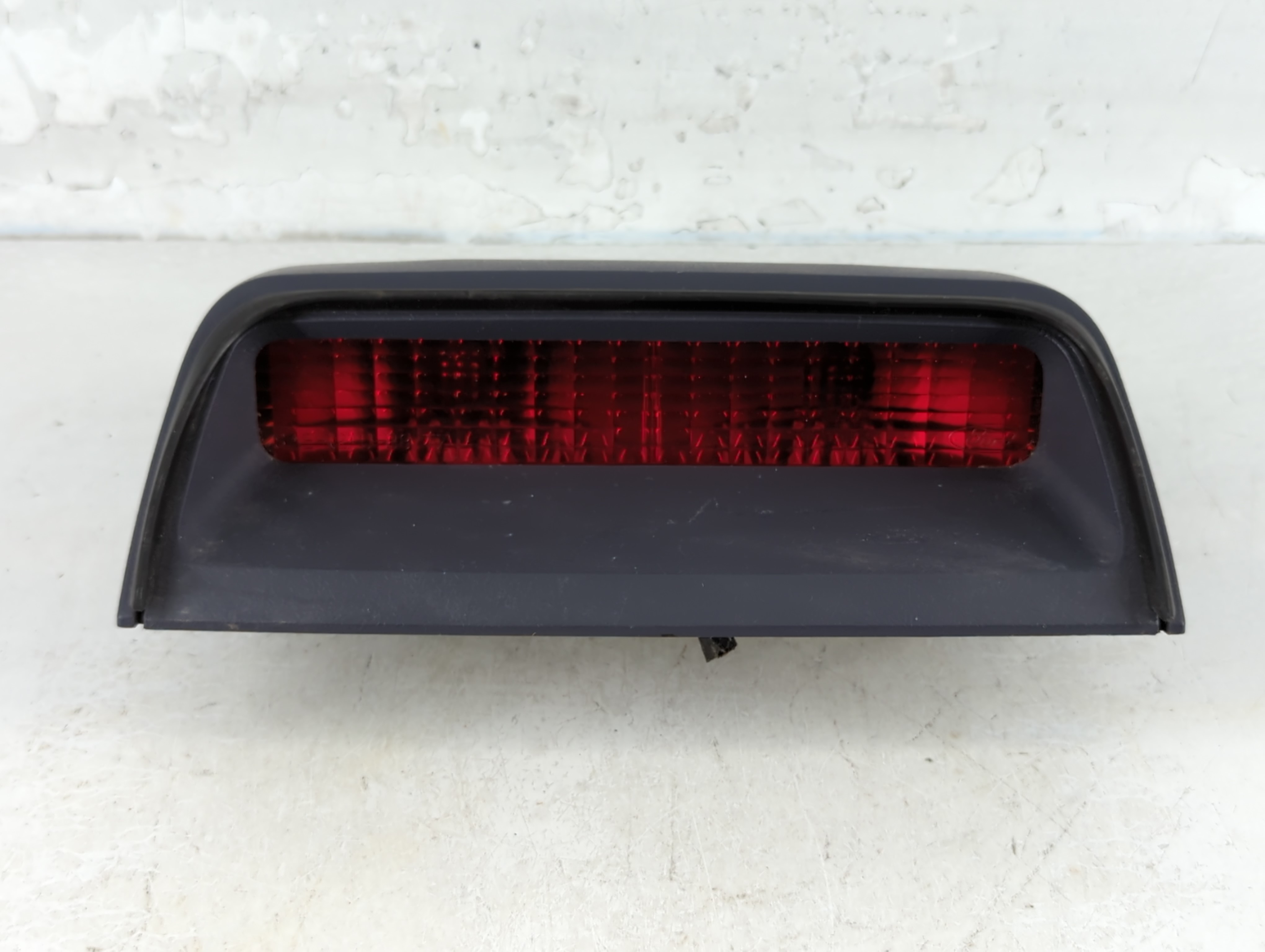 1998 Ford Crown Victoria Third Brake Light Tail Light 851583 - Oemusedautoparts1.com