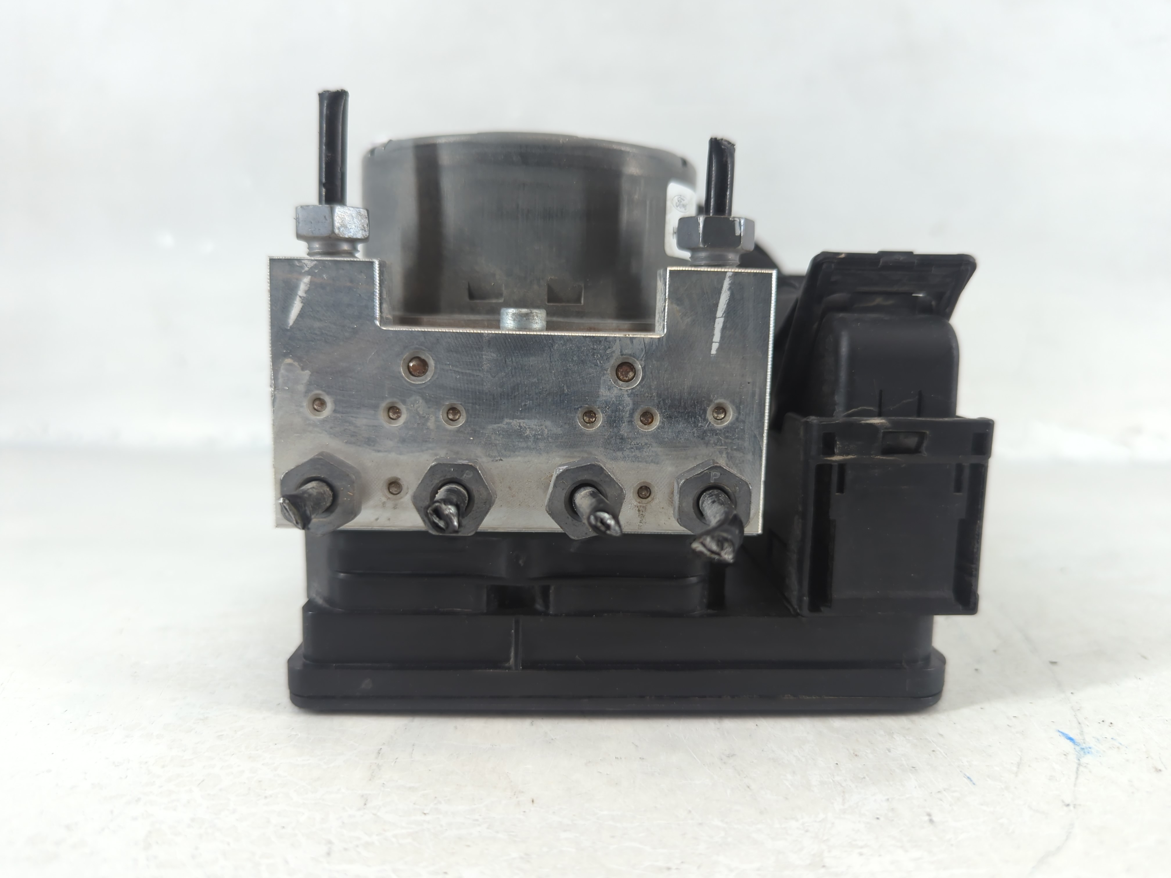 2017-2018 Ford Fusion Abs Pump Control Module 851664 - Oemusedautoparts1.com