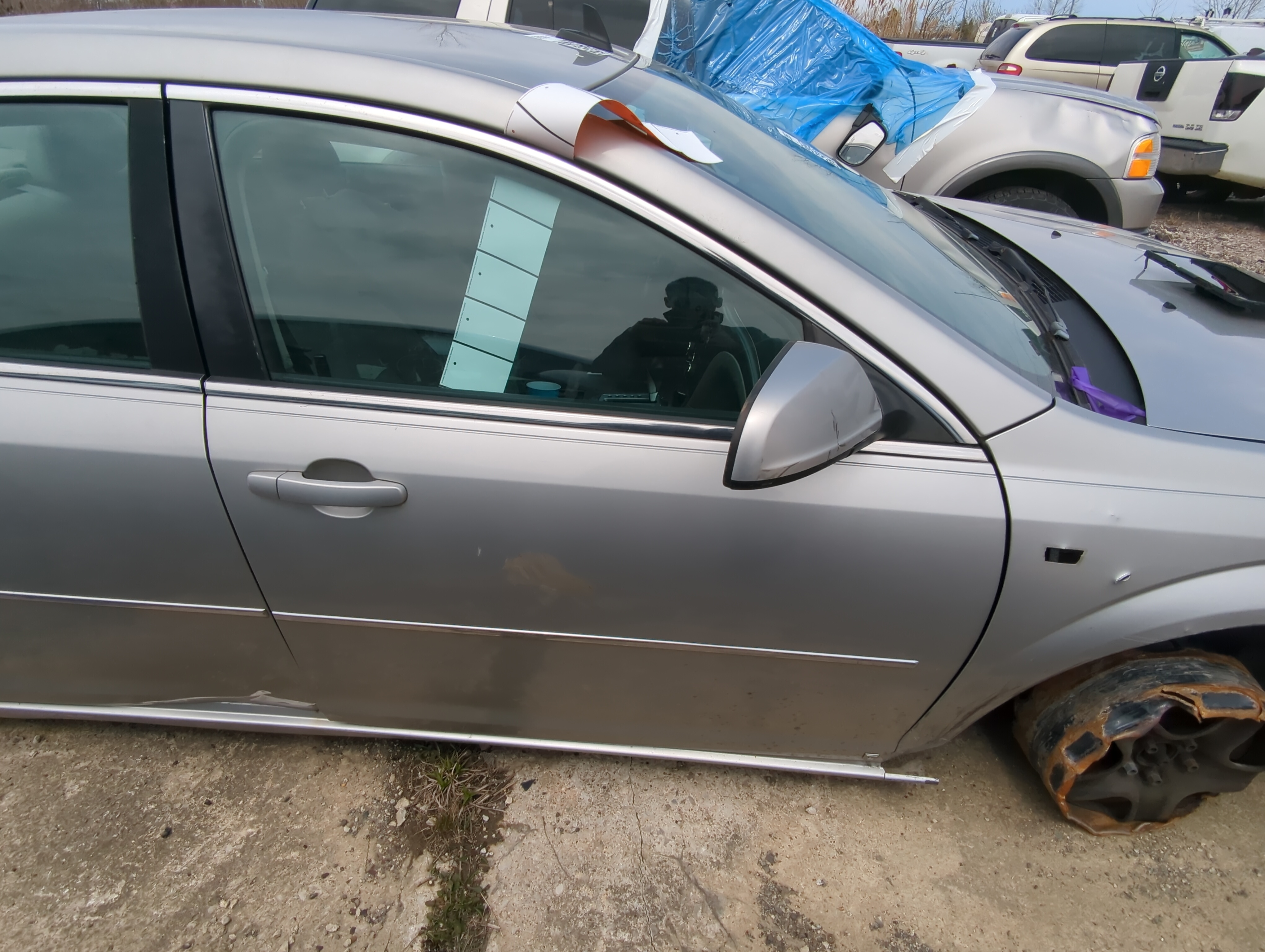 Picture of 2007-2009 Saturn Aura Passenger Front Door Oem 851722