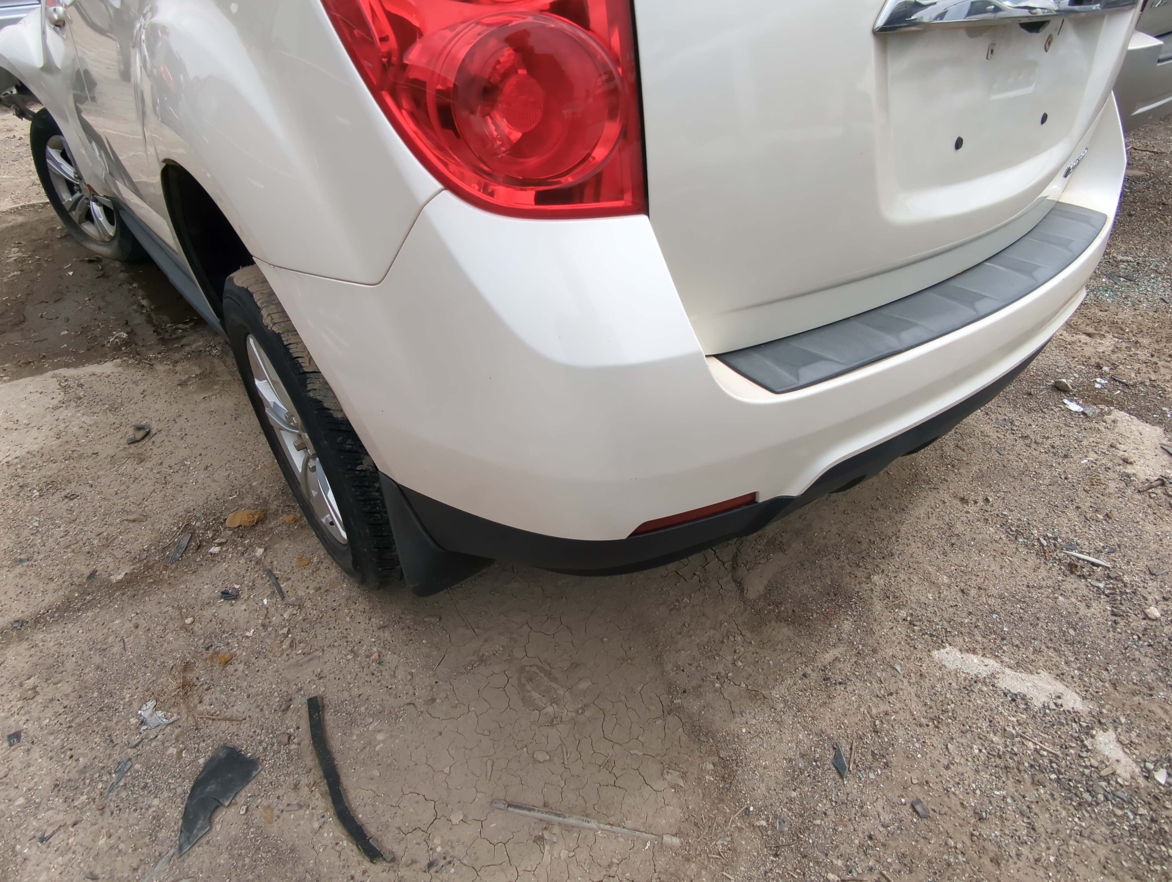 2010-2015 Chevrolet Equinox Rear Bumper Assembly Oem 851902 - Oemusedautoparts1.com