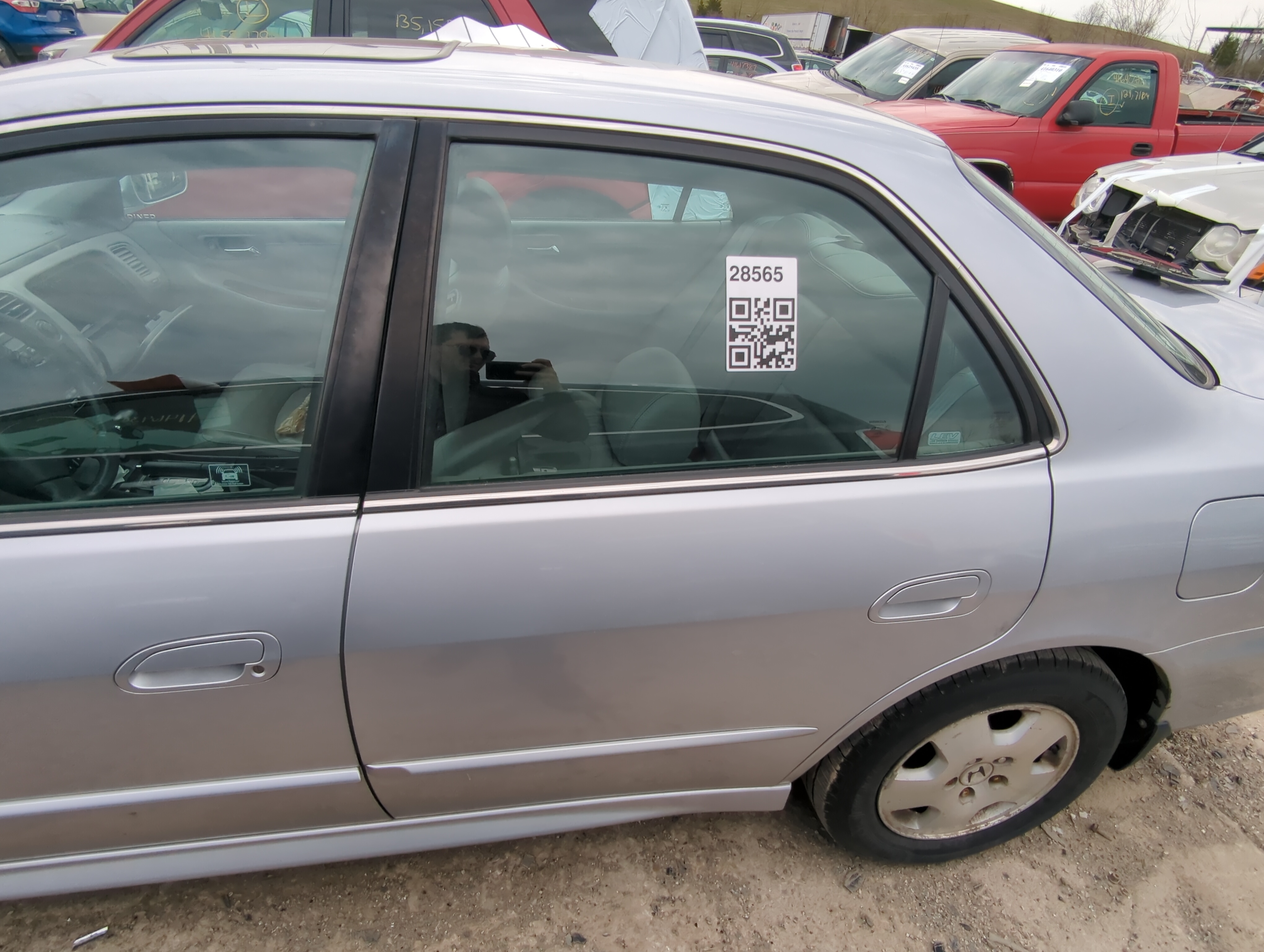 Picture of 1998-2002 Honda Accord Driver Rear Door Oem 852158