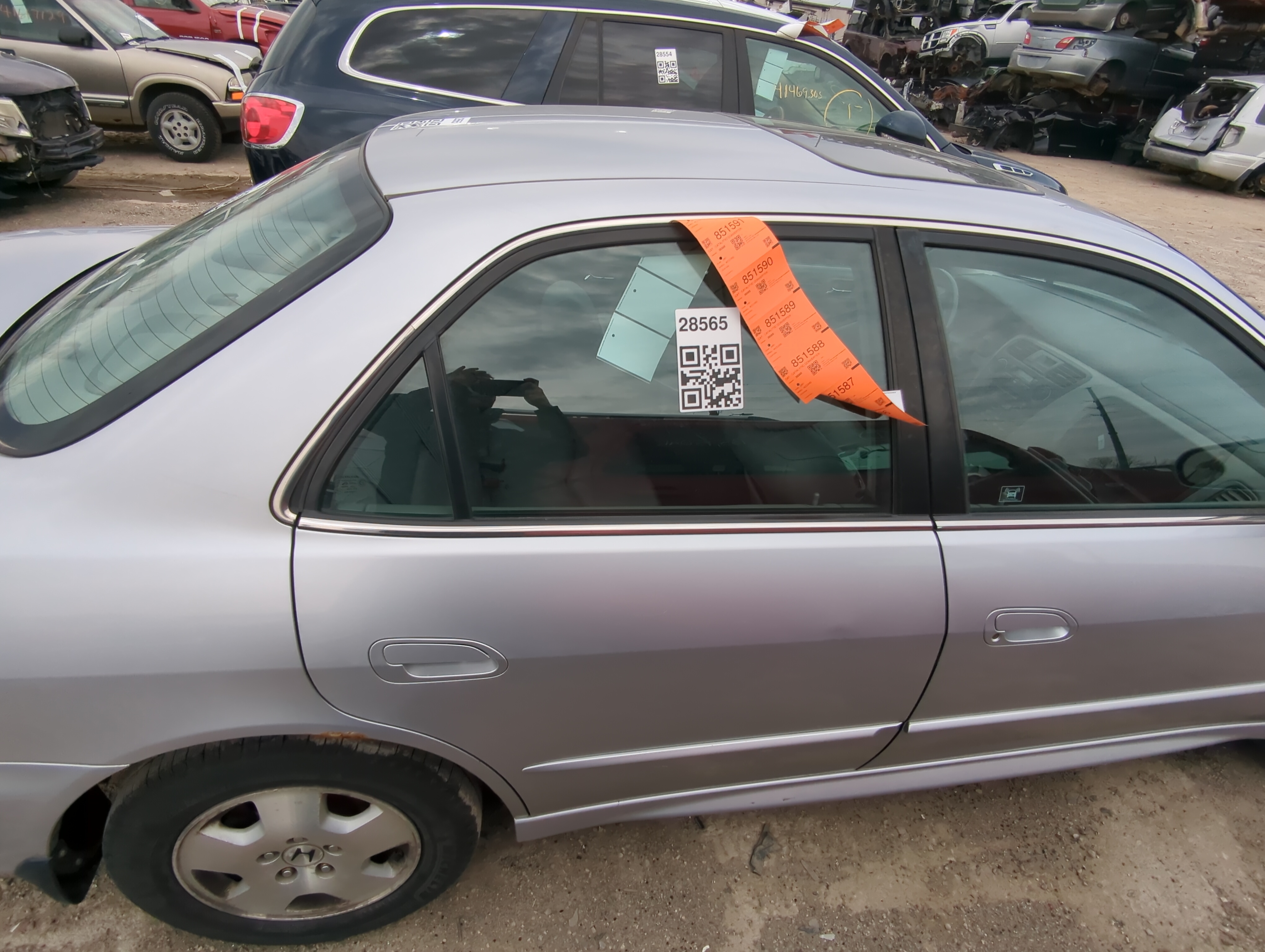 Picture of 1998-2002 Honda Accord Passenger Rear Door Oem 852159