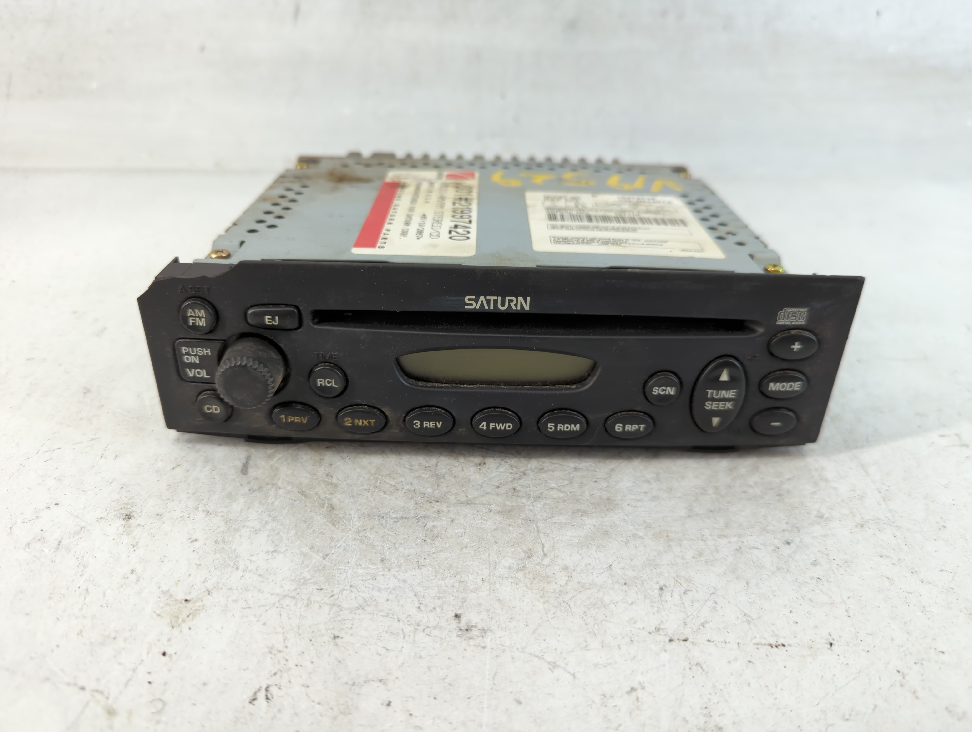 2004-2005 Saturn Vue Am Fm Cd Player Radio Receiver 852217 - Oemusedautoparts1.com