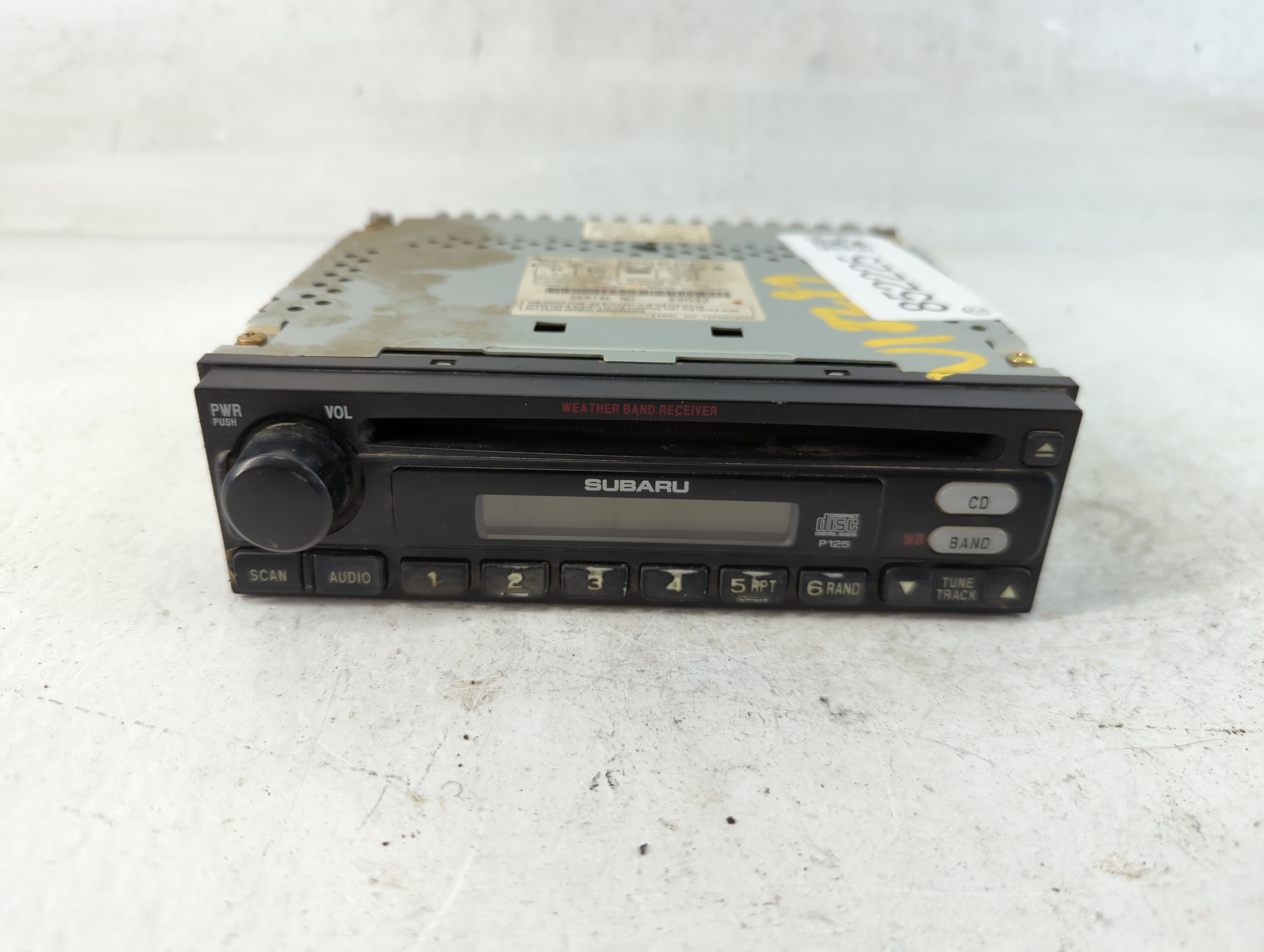 2002-2004 Subaru Legacy Am Fm Cd Player Radio Receiver 852225 - Oemusedautoparts1.com