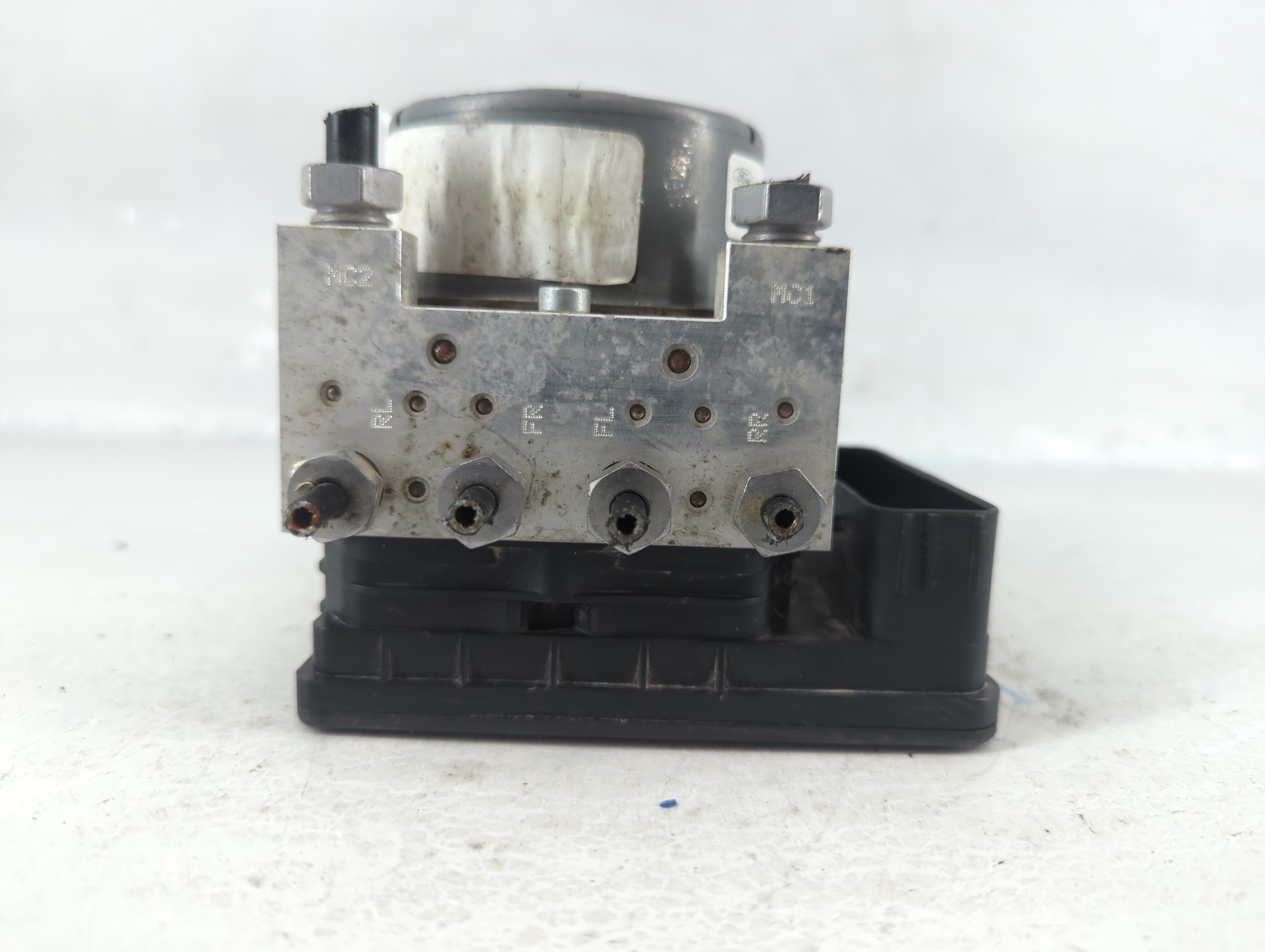 2018-2018 Ford Mustang Abs Pump Control Module 852240 - Oemusedautoparts1.com