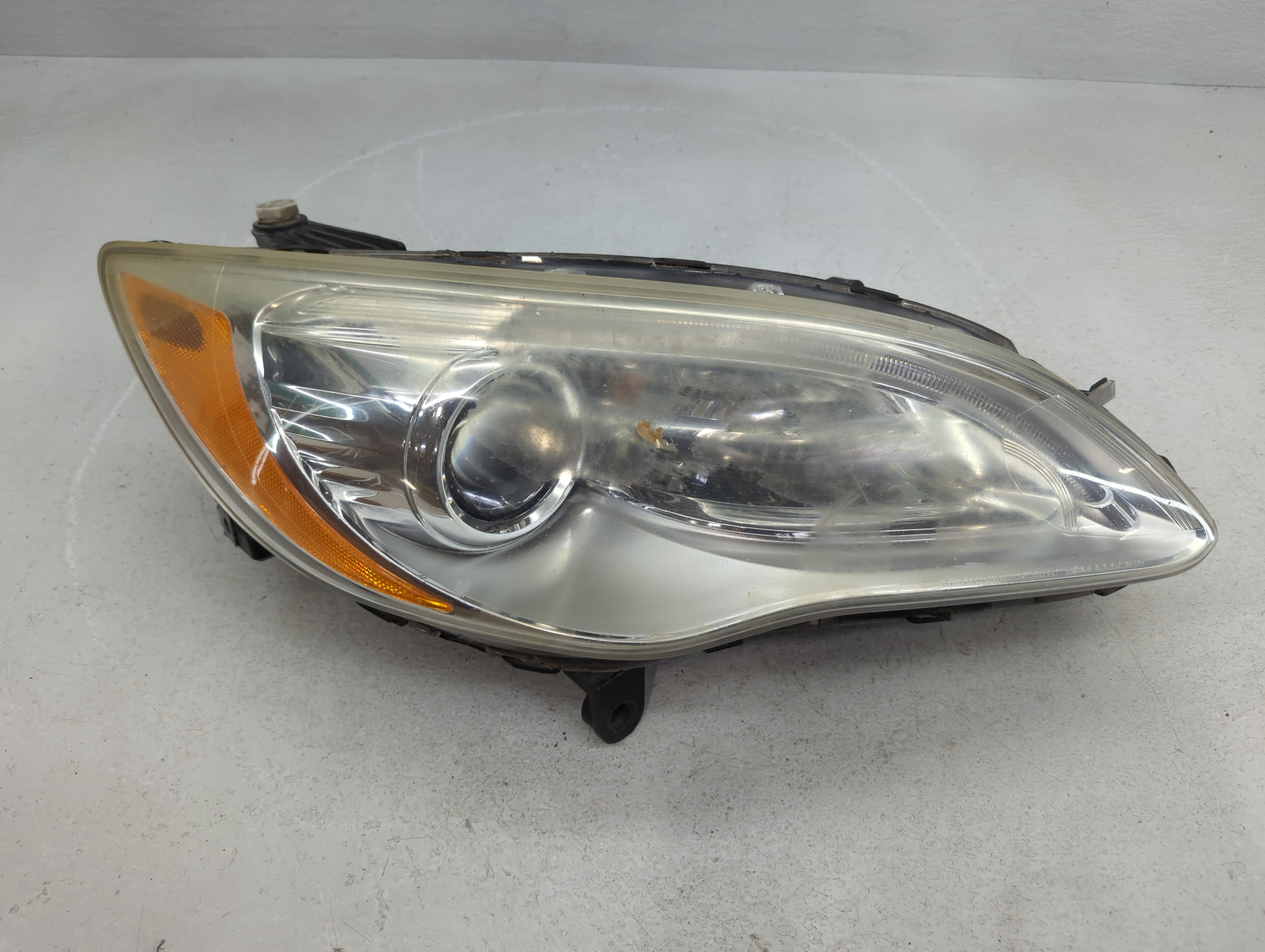 Picture of 2011-2014 Chrysler 200 Passenger Right Oem Head Light Headlight Lamp 852263