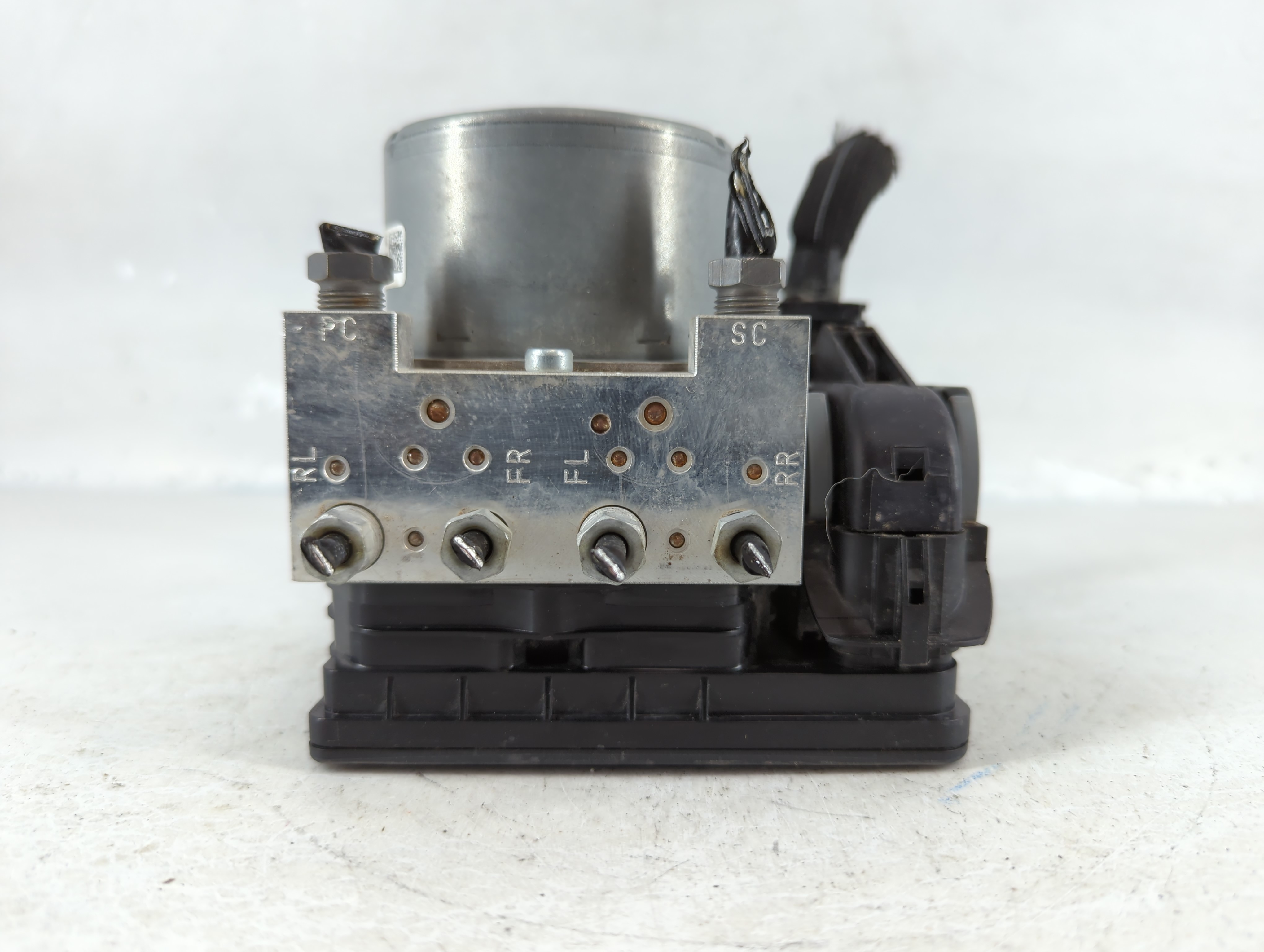 2014-2015 Land Rover Range Rover Evoque Abs Pump Control Module 852476 - Oemusedautoparts1.com