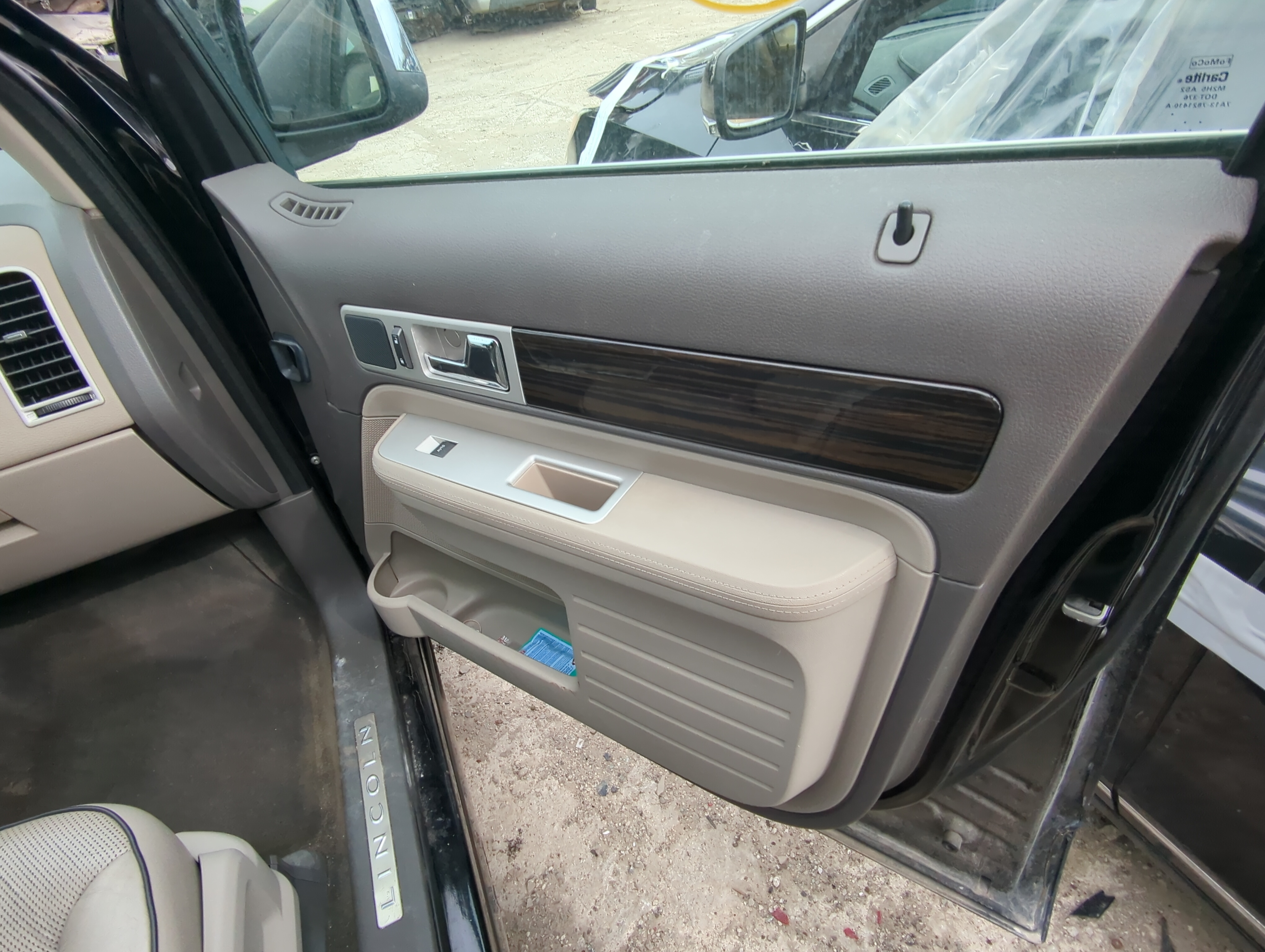 Picture of 2008 Lincoln Mkx Front Right Passenger Interior Door Panel Trim 852600