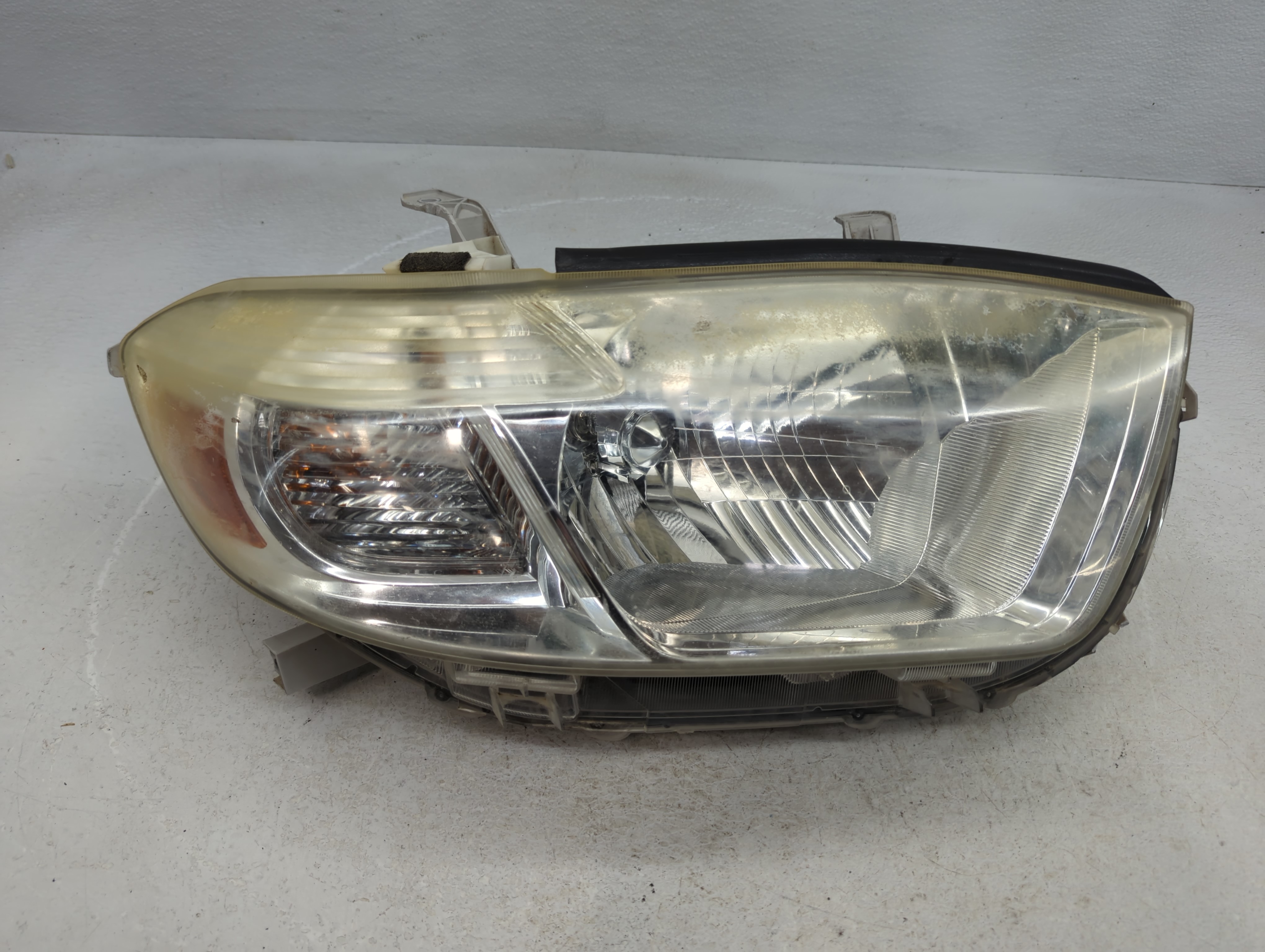 2008-2010 Toyota Highlander Passenger Right Oem Head Light Headlight Lamp 852785 - Oemusedautoparts1.com