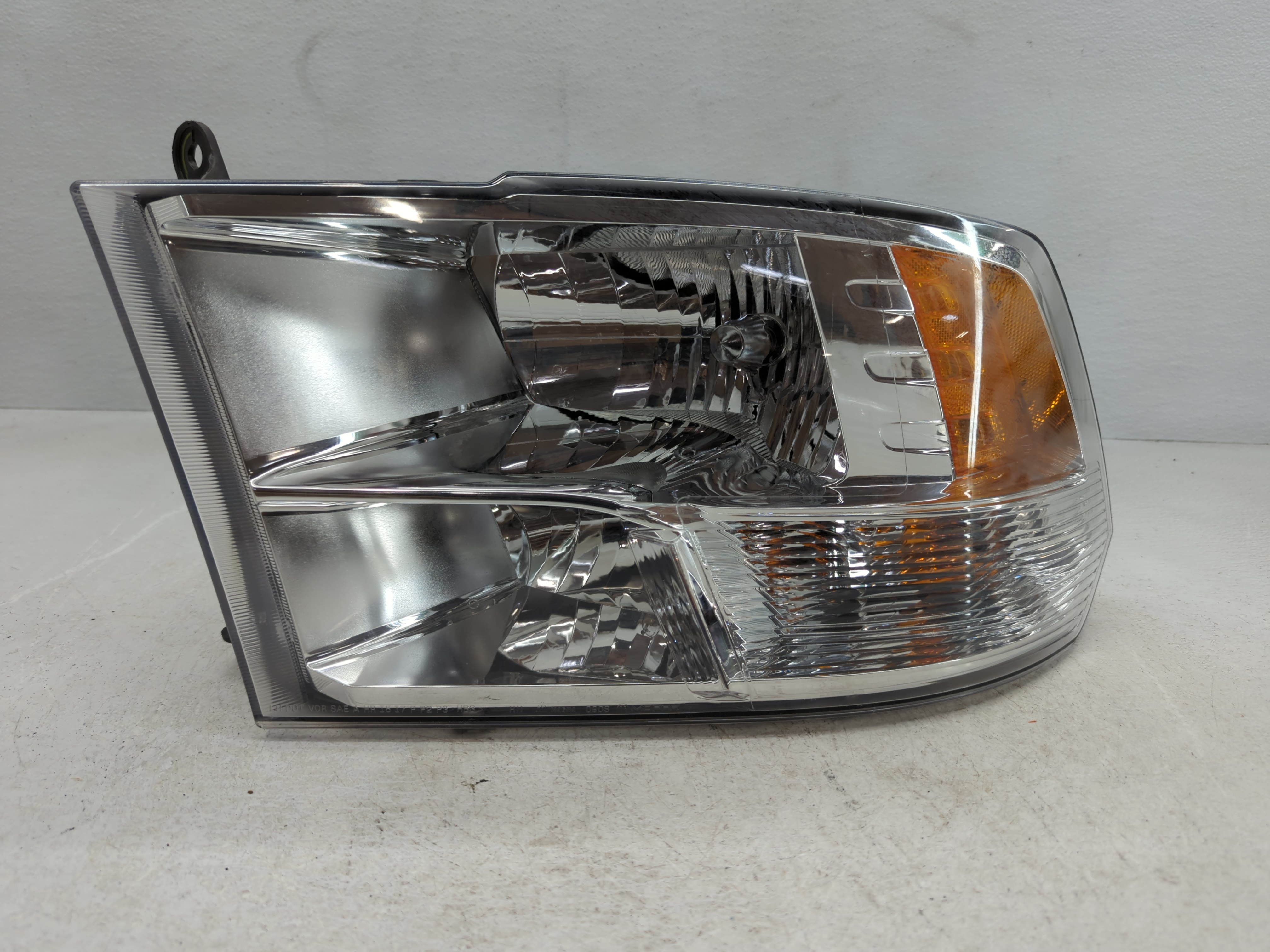 Picture of Dodge Ram 1500 Driver Left Oem Head Light Headlight Lamp 852793