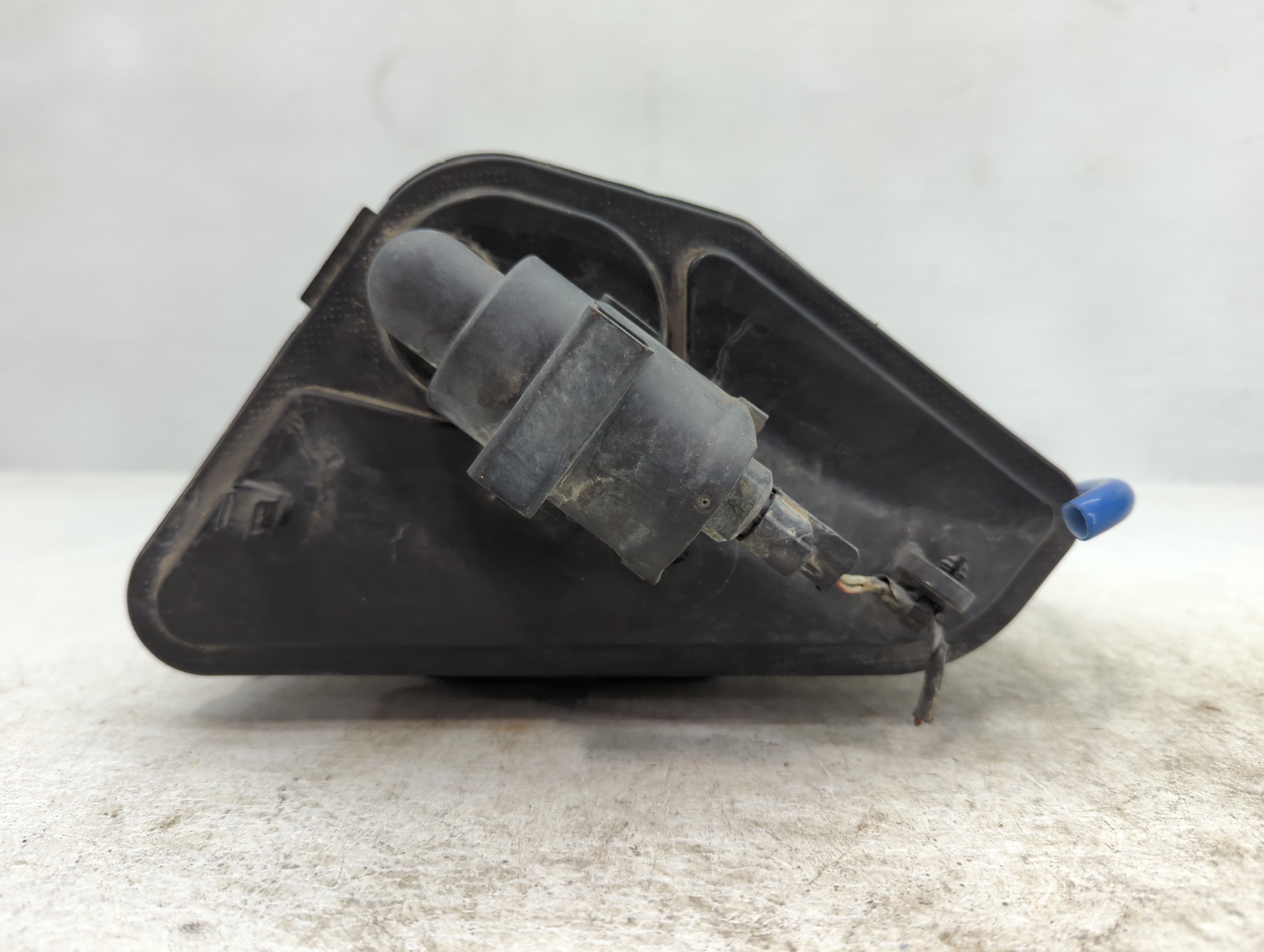 2016 Mercedes-benz Cla250 Fuel Vapor Charcoal Canister 852804 - Oemusedautoparts1.com