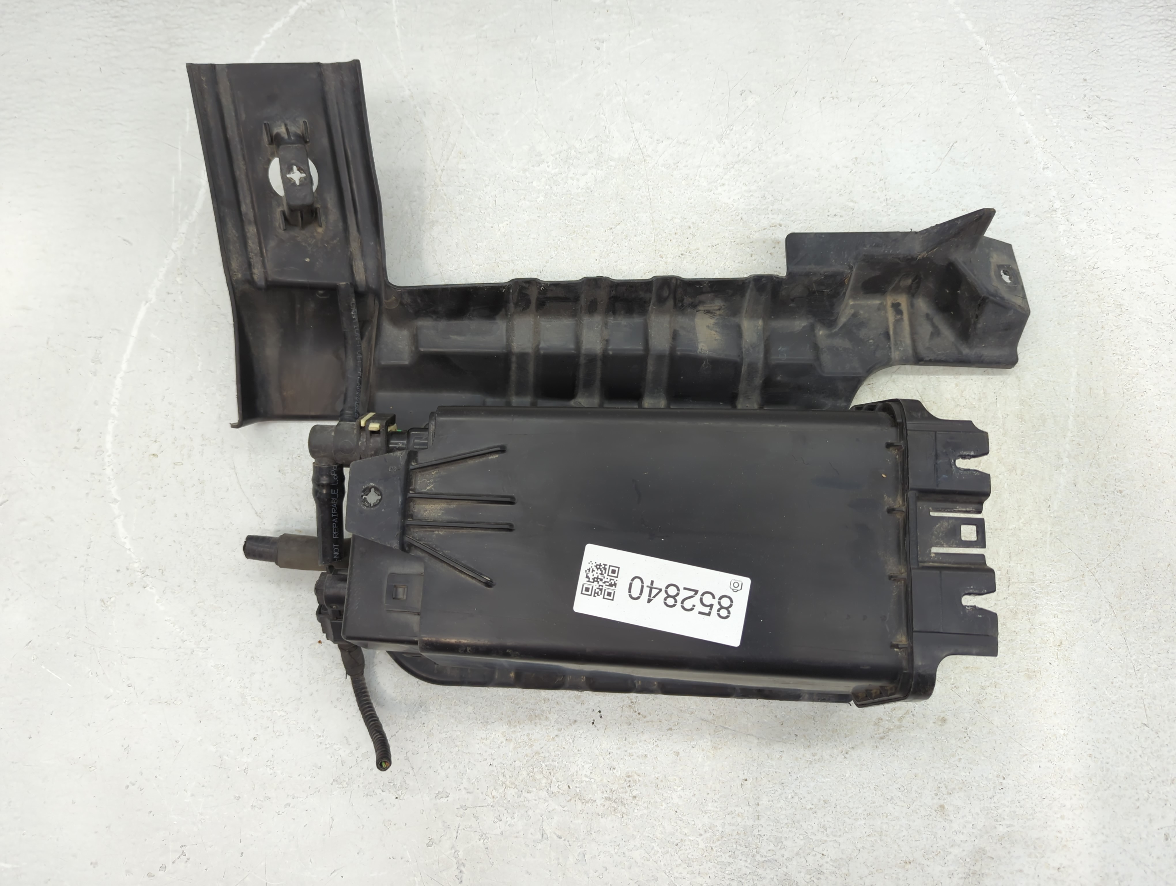 2011 Ford Explorer Fuel Vapor Charcoal Canister 852840 - Oemusedautoparts1.com