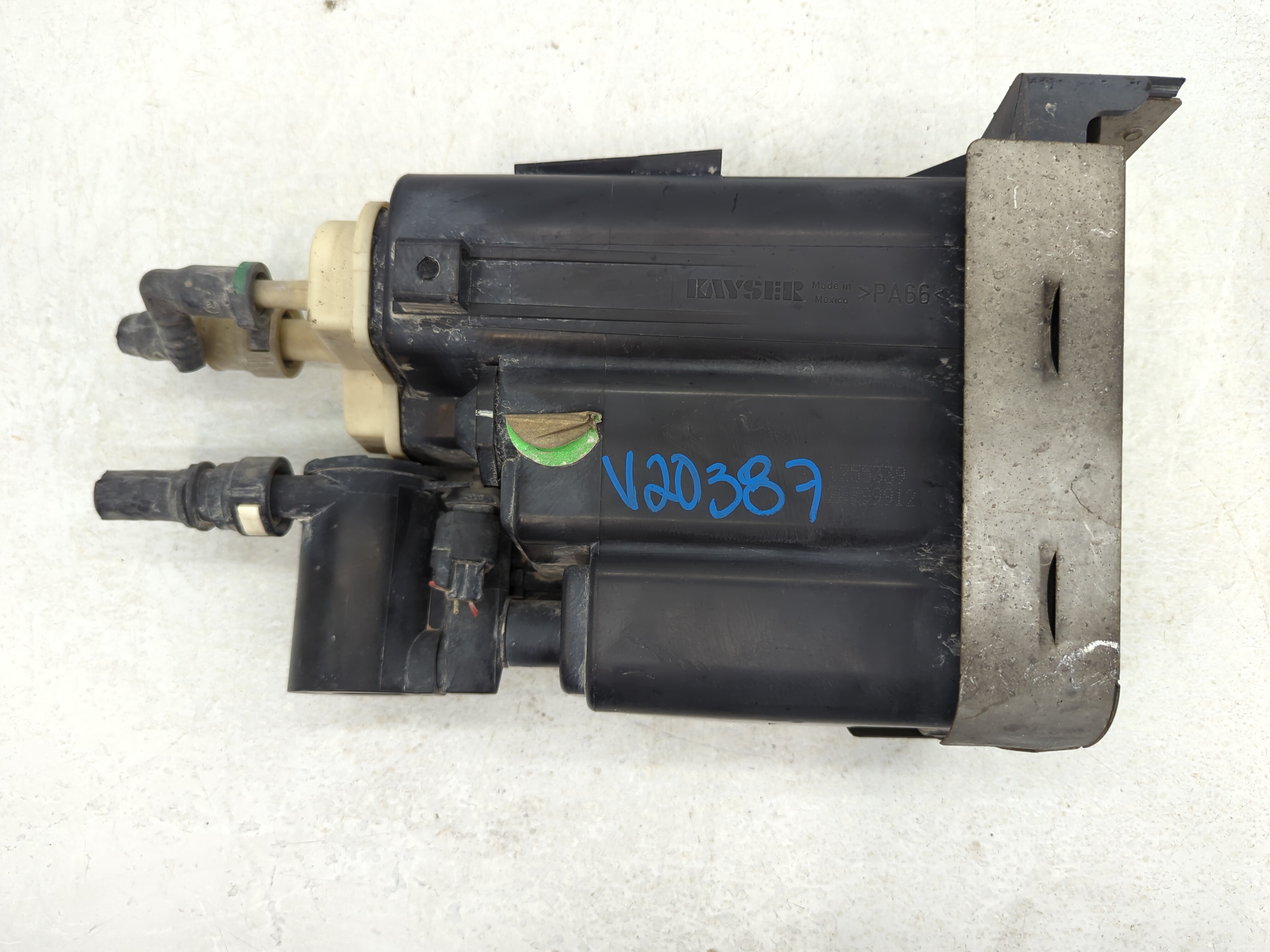 2011 Chevrolet Hhr Fuel Vapor Charcoal Canister 852853 - Oemusedautoparts1.com
