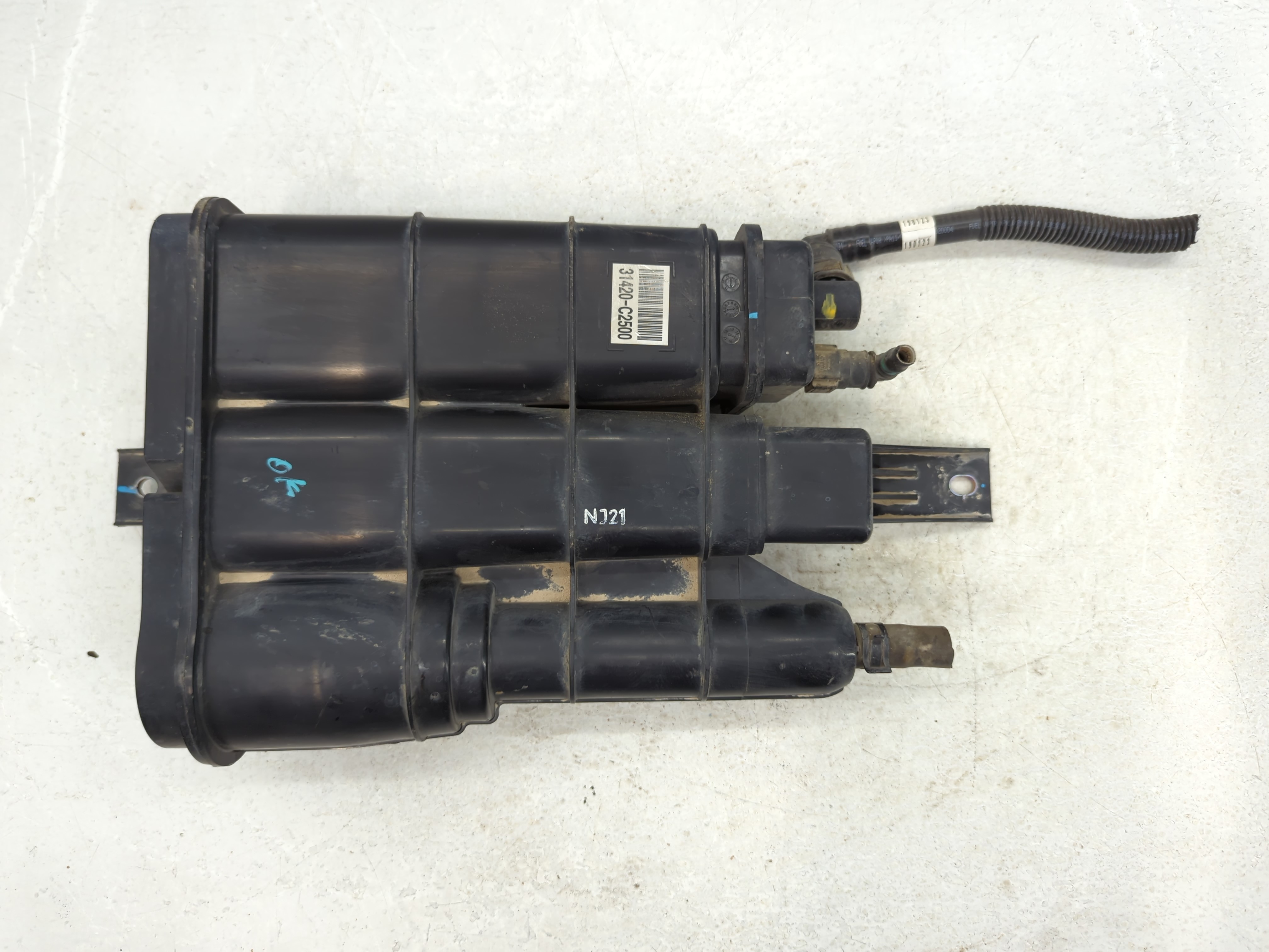 2015 Toyota Camry Fuel Vapor Charcoal Canister 852854 - Oemusedautoparts1.com