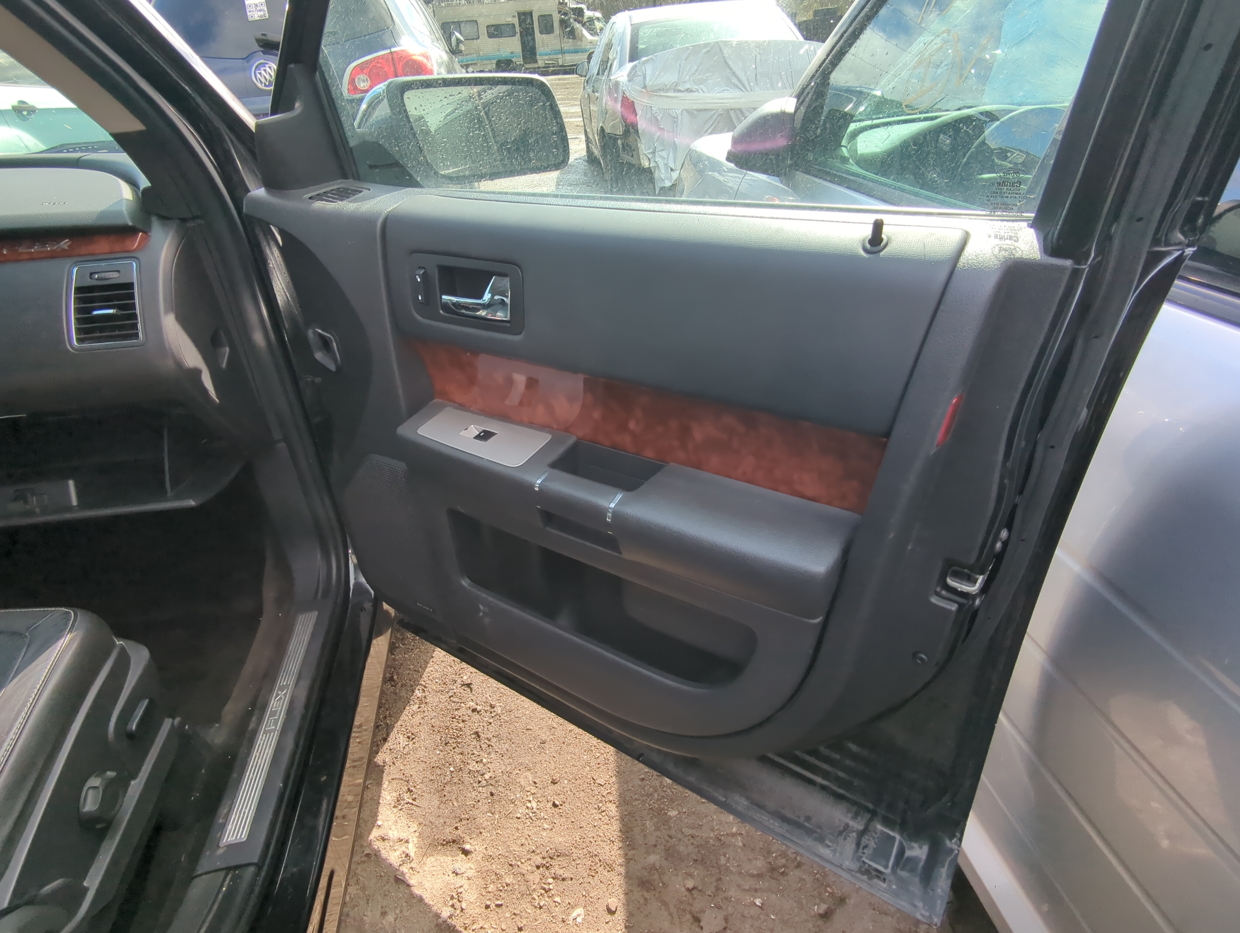 Picture of 2010 Ford Flex Front Right Passenger Interior Door Panel Trim 853424