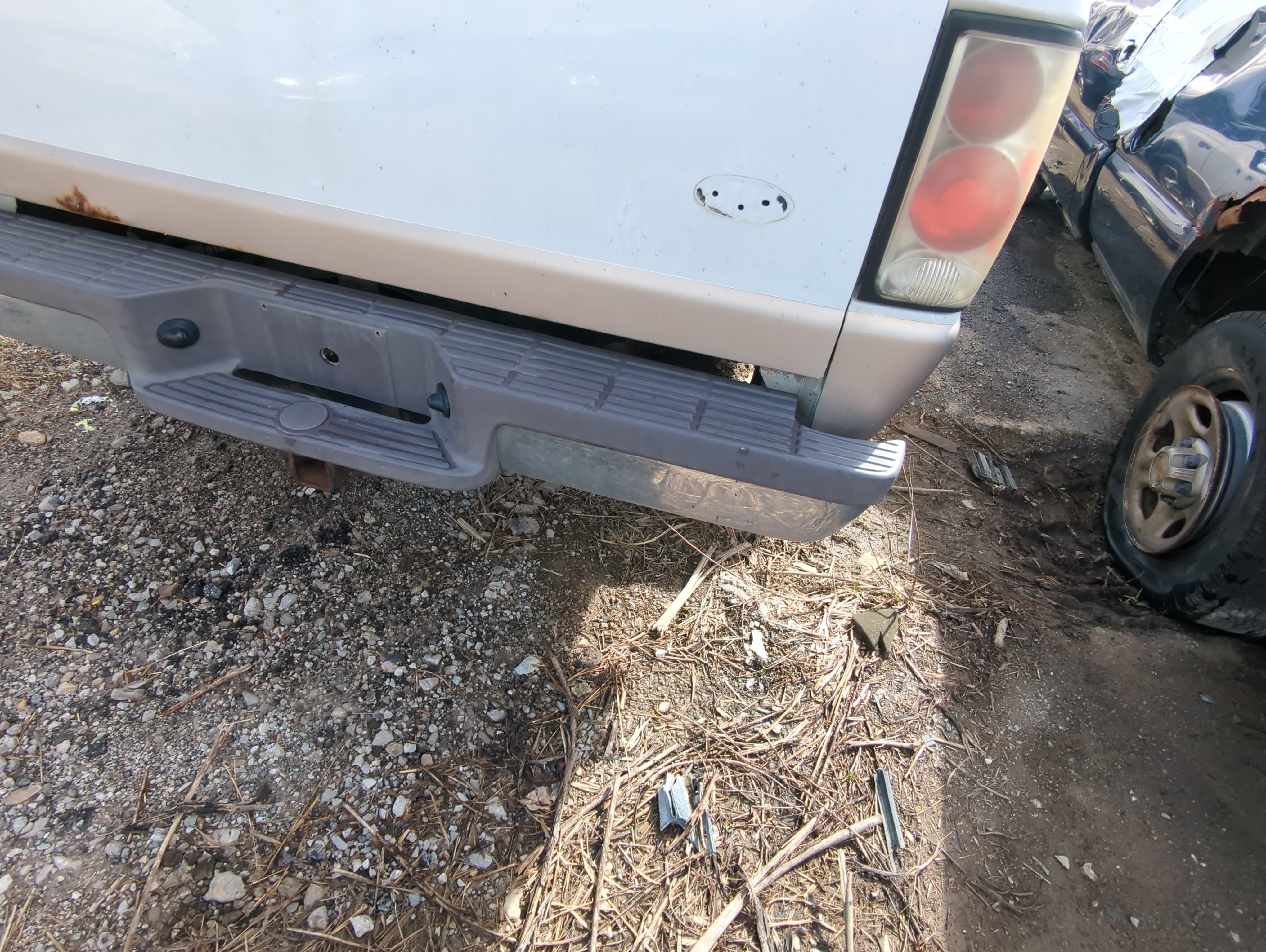 Picture of 1993-2004 Ford Ranger Rear Bumper Assembly Oem 853515