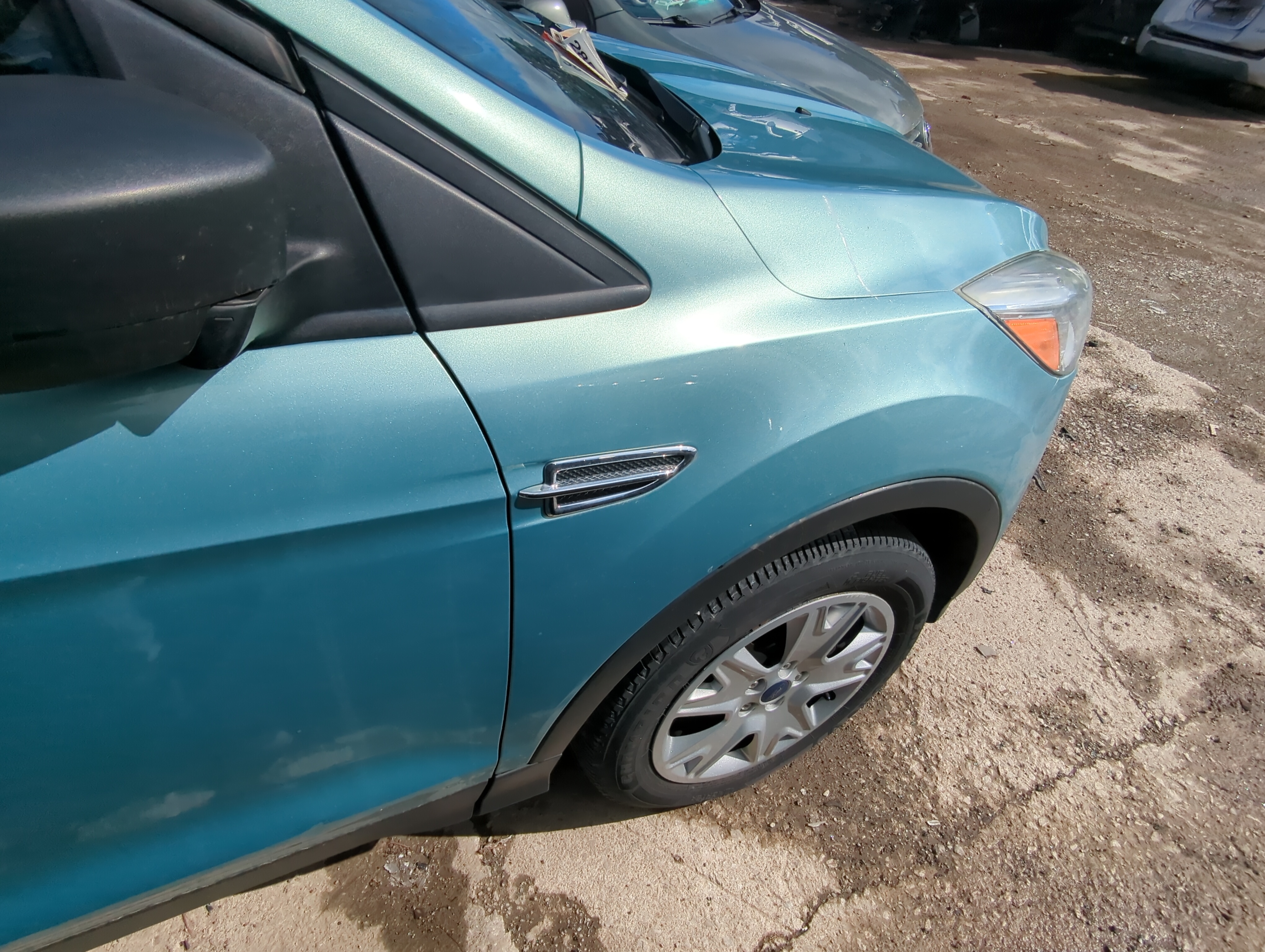 2013 Ford Escape Passenger Fender 853655 - Oemusedautoparts1.com