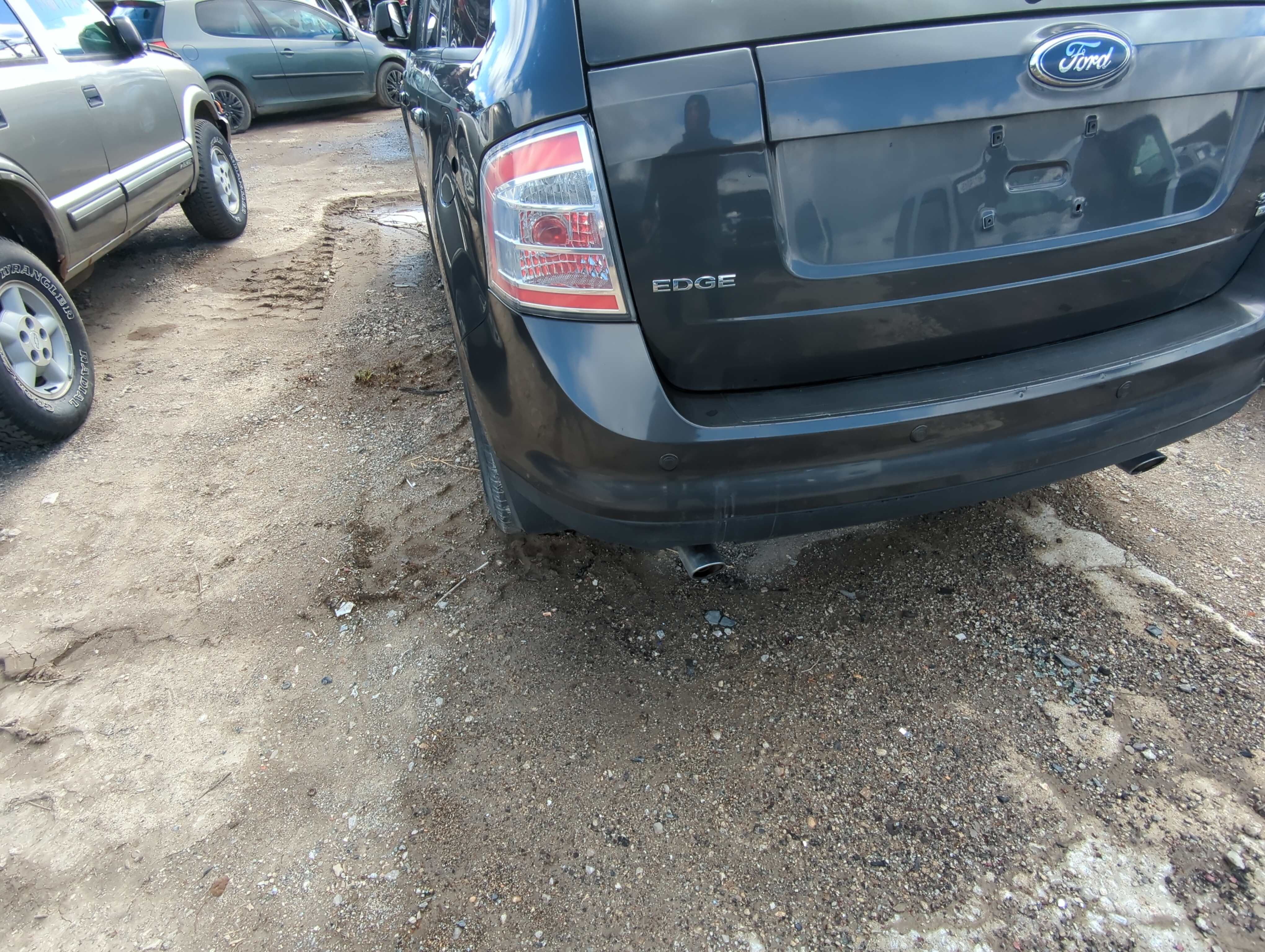 Picture of 2007-2010 Ford Edge Rear Bumper Assembly Oem 853855