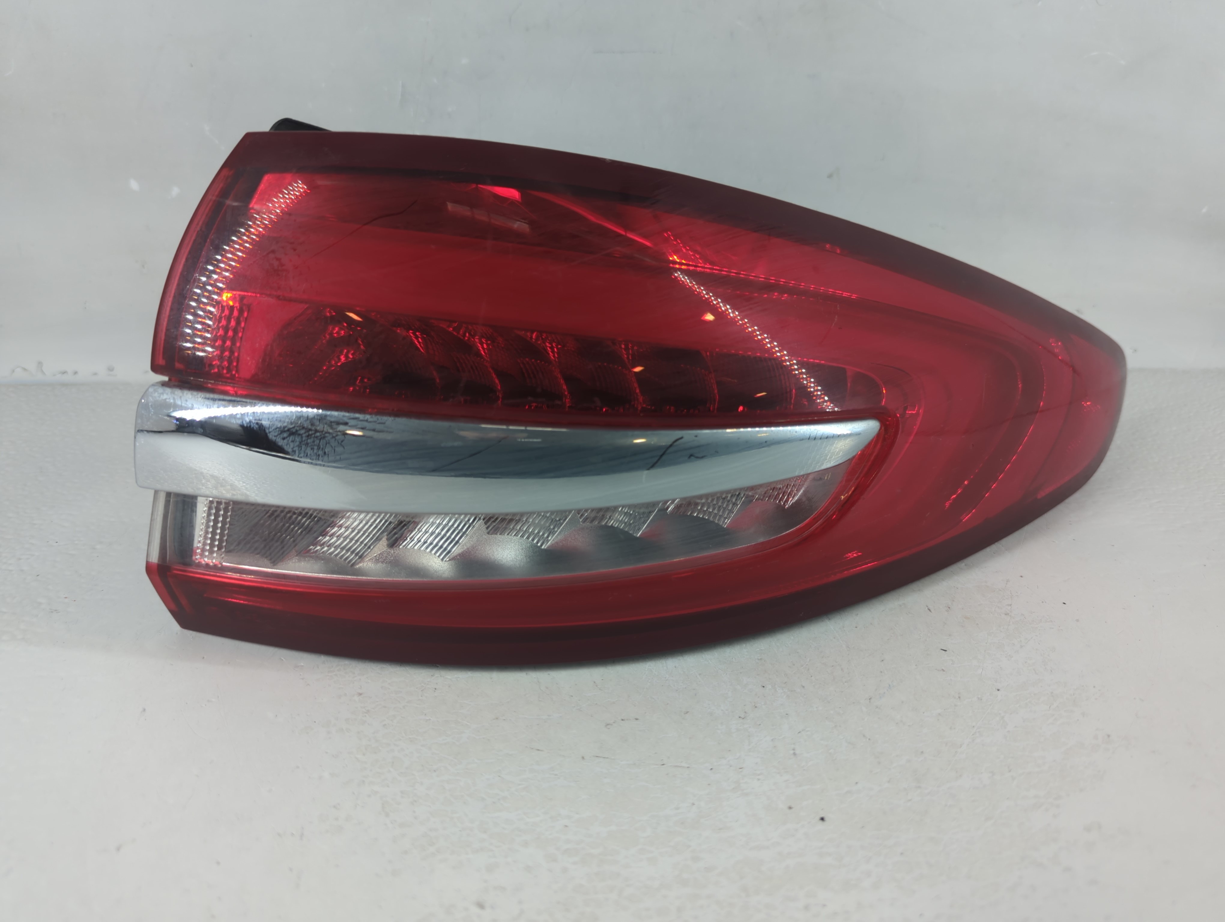 2017-2020 Ford Fusion Passenger Right Side Tail Light Taillight Oem 853963 - Oemusedautoparts1.com