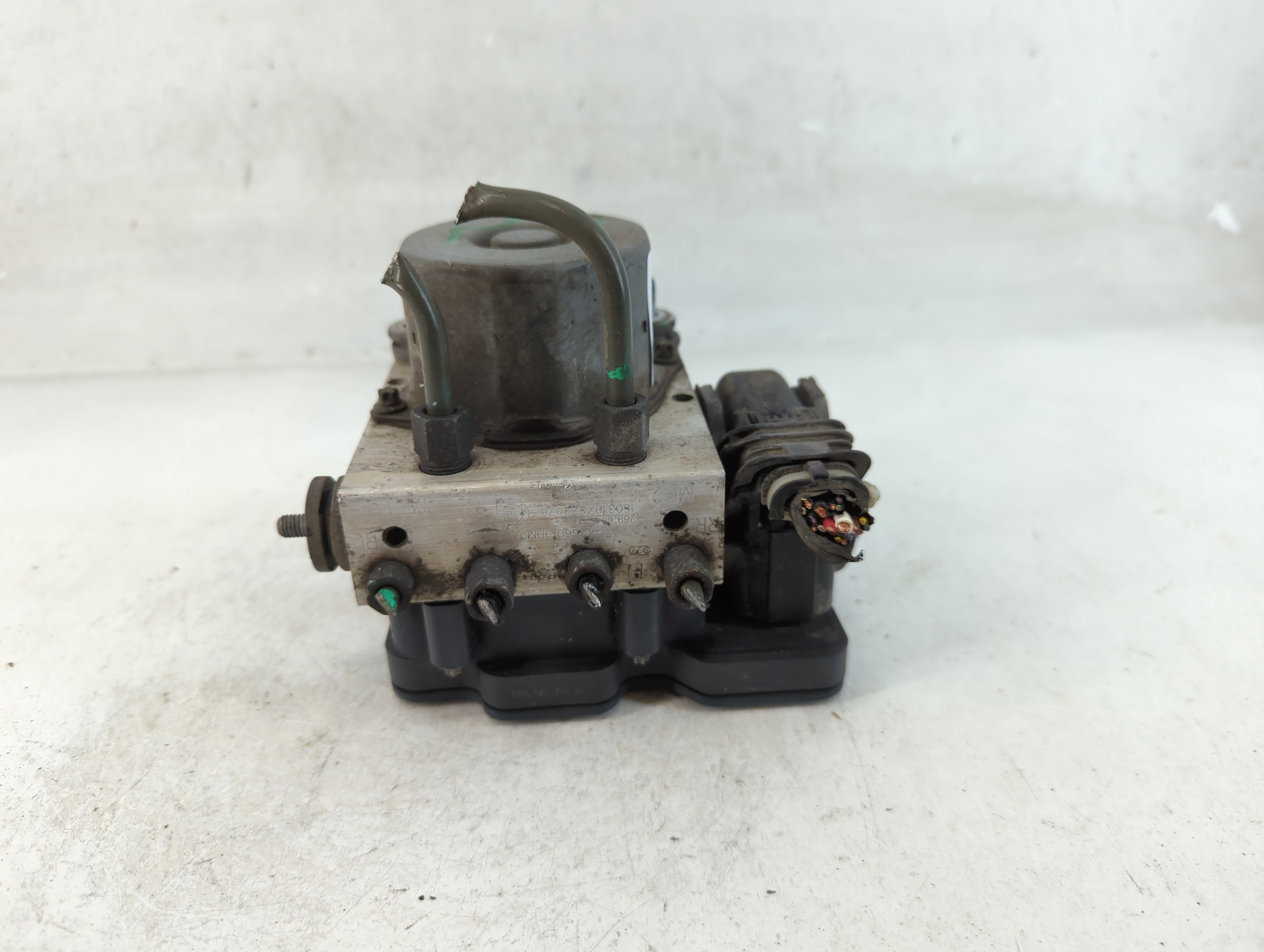 Picture of 2015-2015 Nissan Altima Abs Pump Control Module 853988