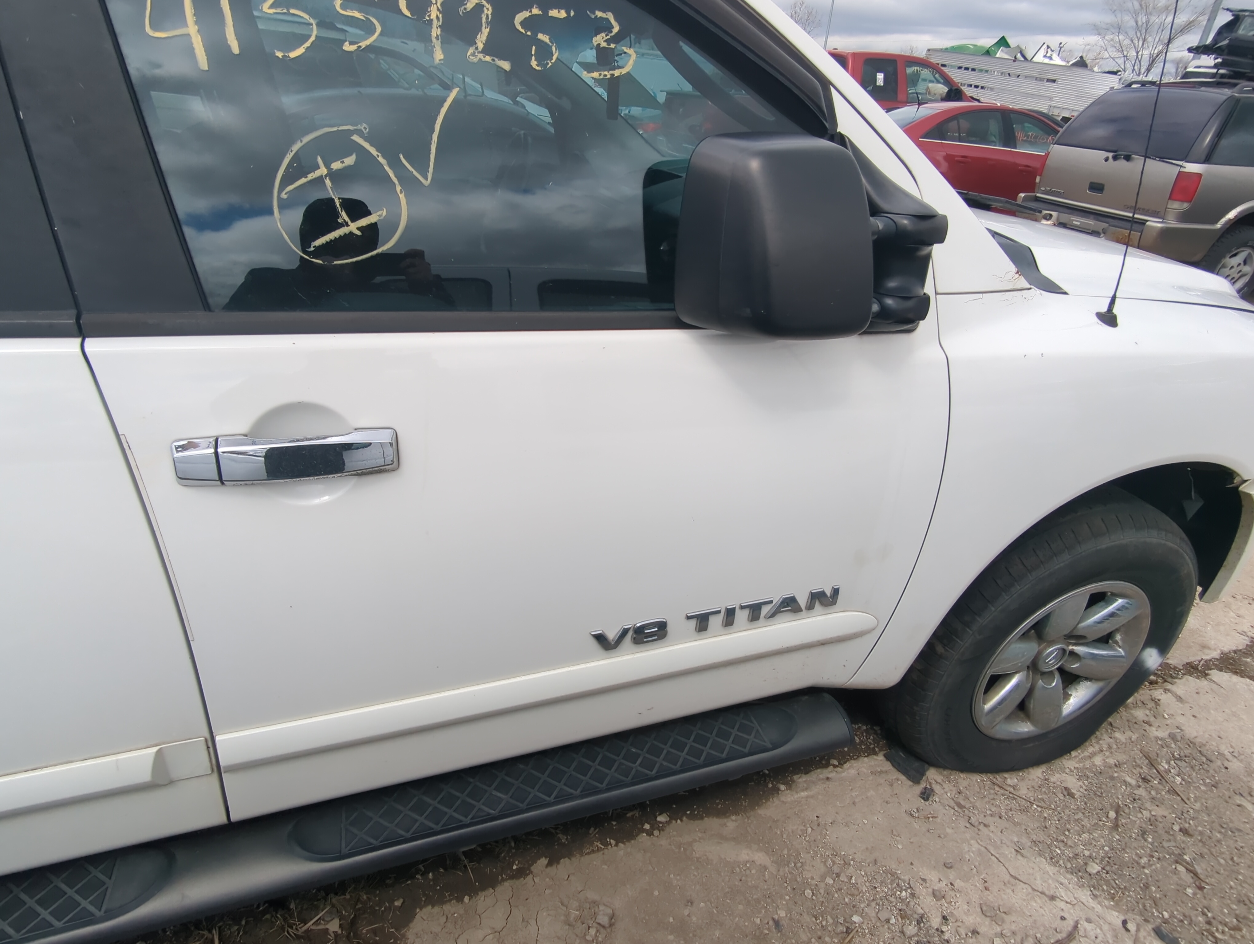 2008-2014 Nissan Titan Passenger Front Door Oem 854324 - Oemusedautoparts1.com