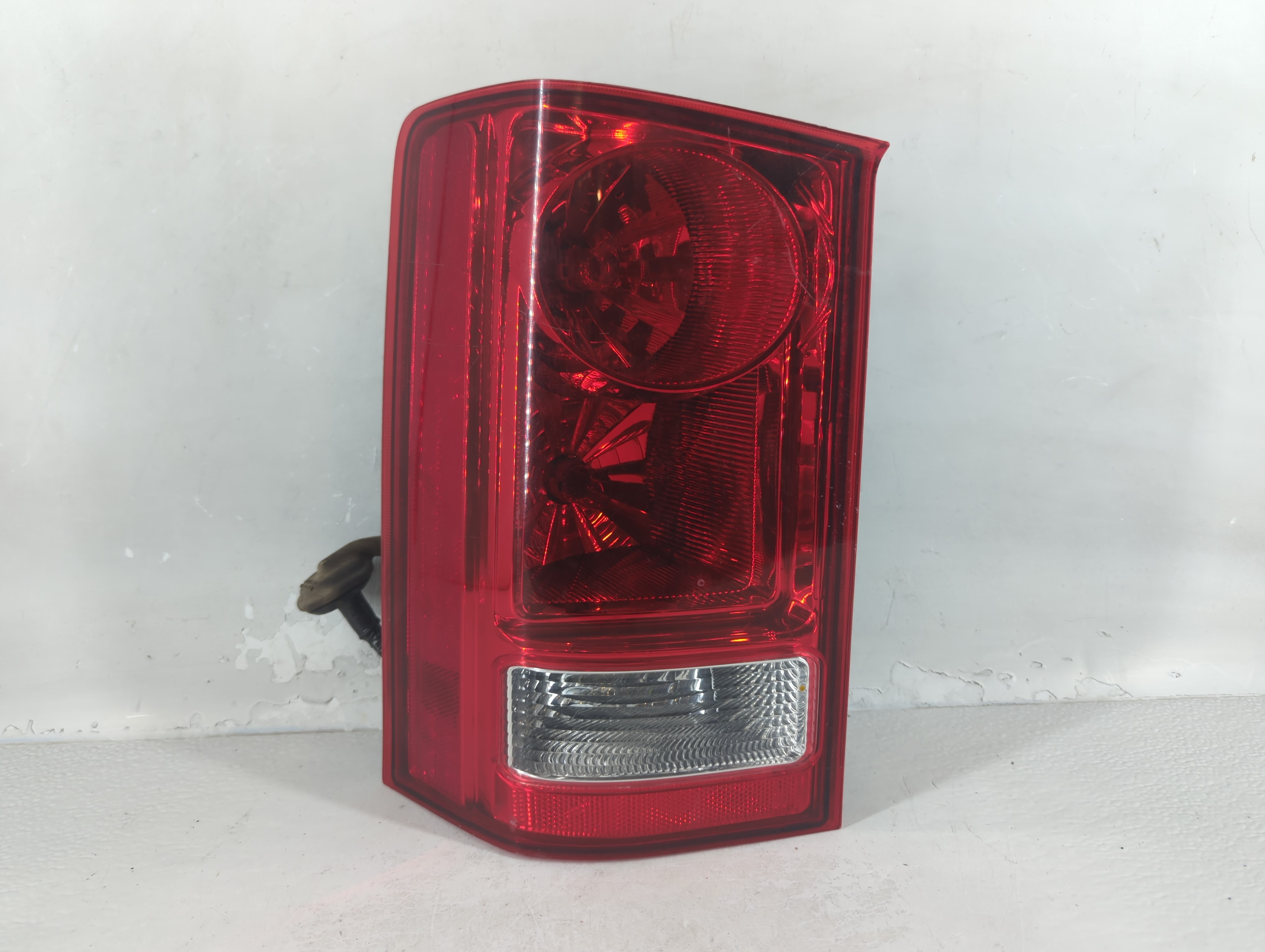 Picture of 2009-2015 Honda Pilot Driver Left Side Tail Light Taillight Oem 854499