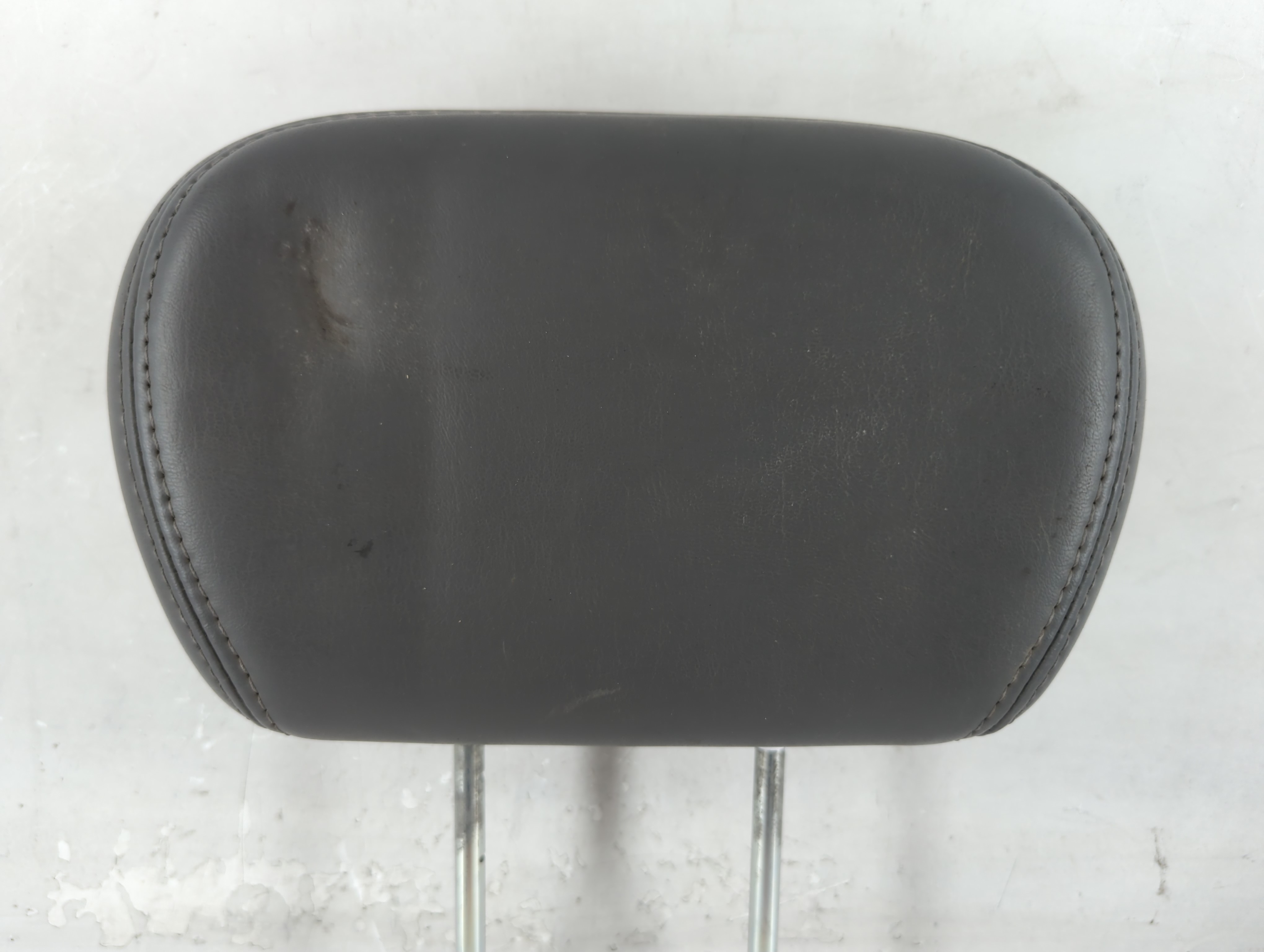 2010 Volkswagen Routan Headrest Head Rest Rear Seat Dark Grey 854679 - Oemusedautoparts1.com