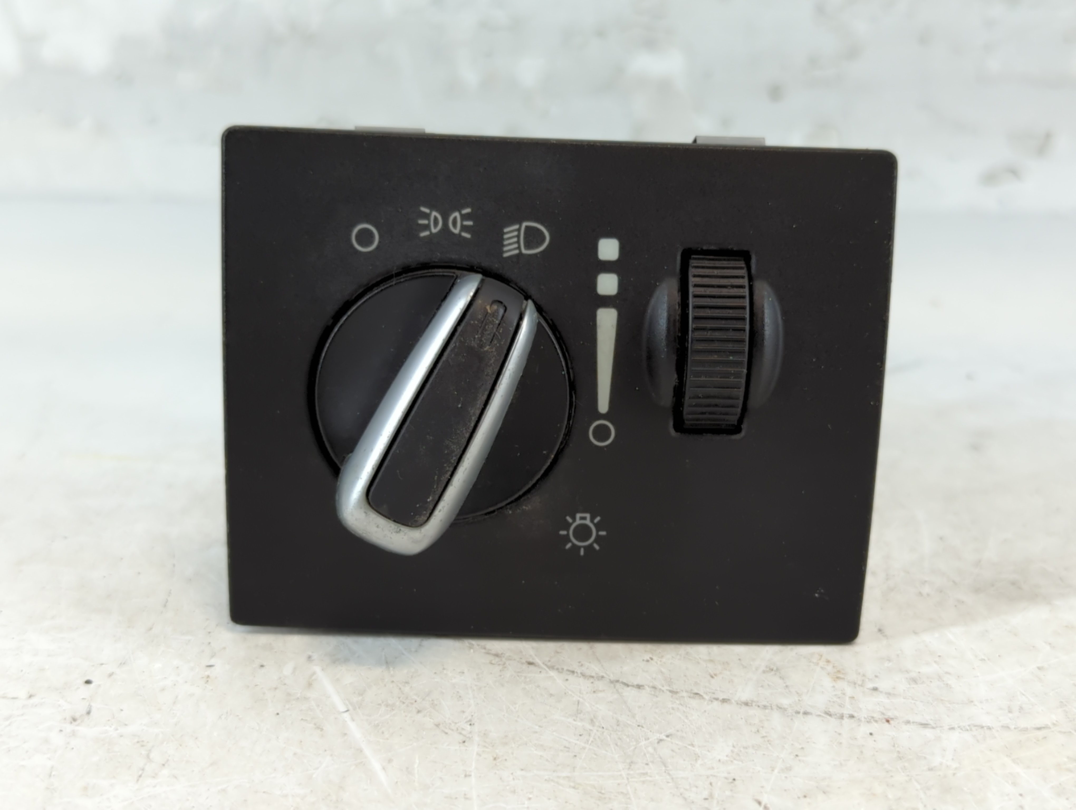 2010 Volkswagen Routan Headlight Lamp Control Switch 854709 - Oemusedautoparts1.com