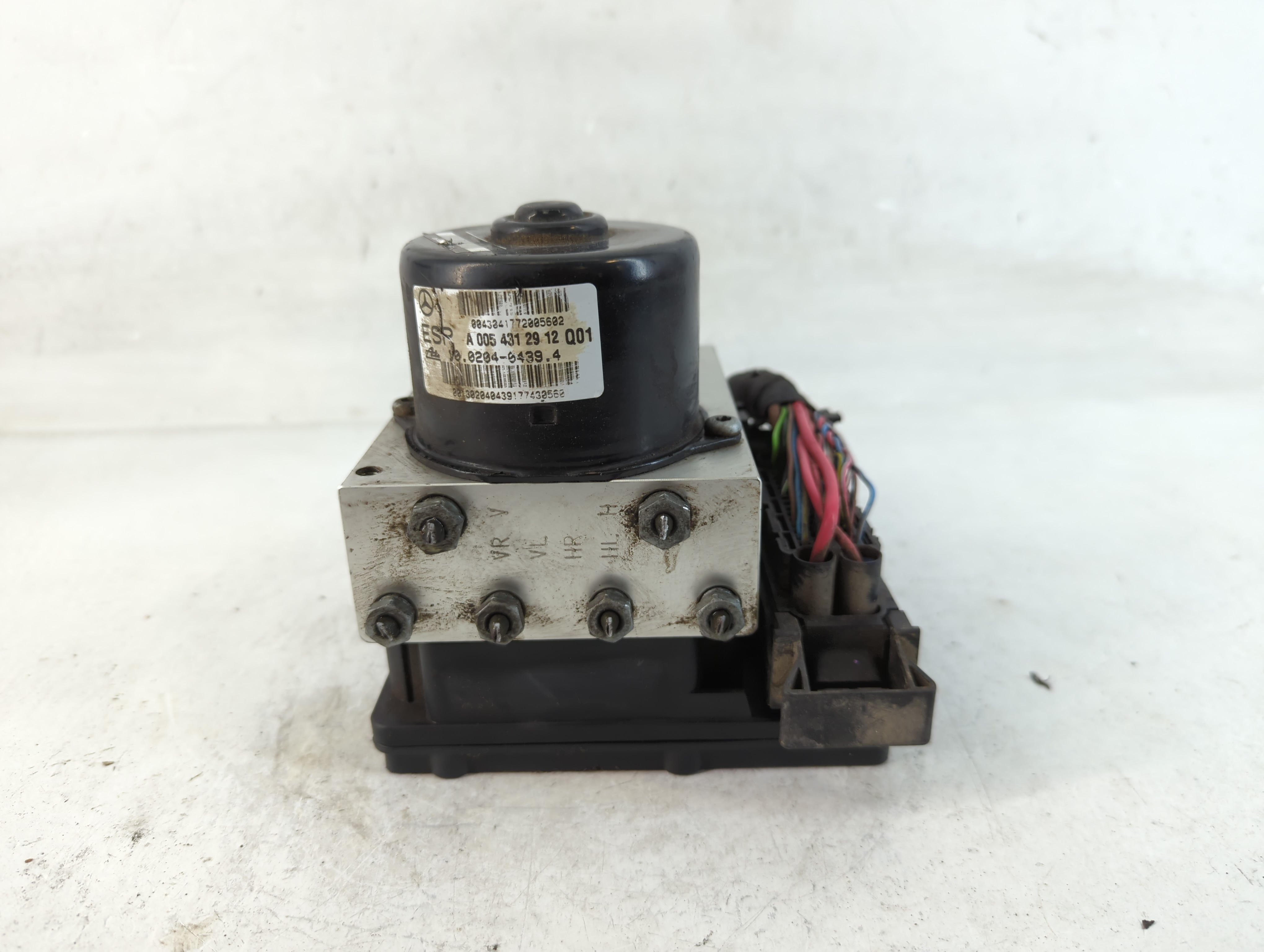 2004-2005 Mercedes-benz C240 Abs Pump Control Module 855522 - Oemusedautoparts1.com