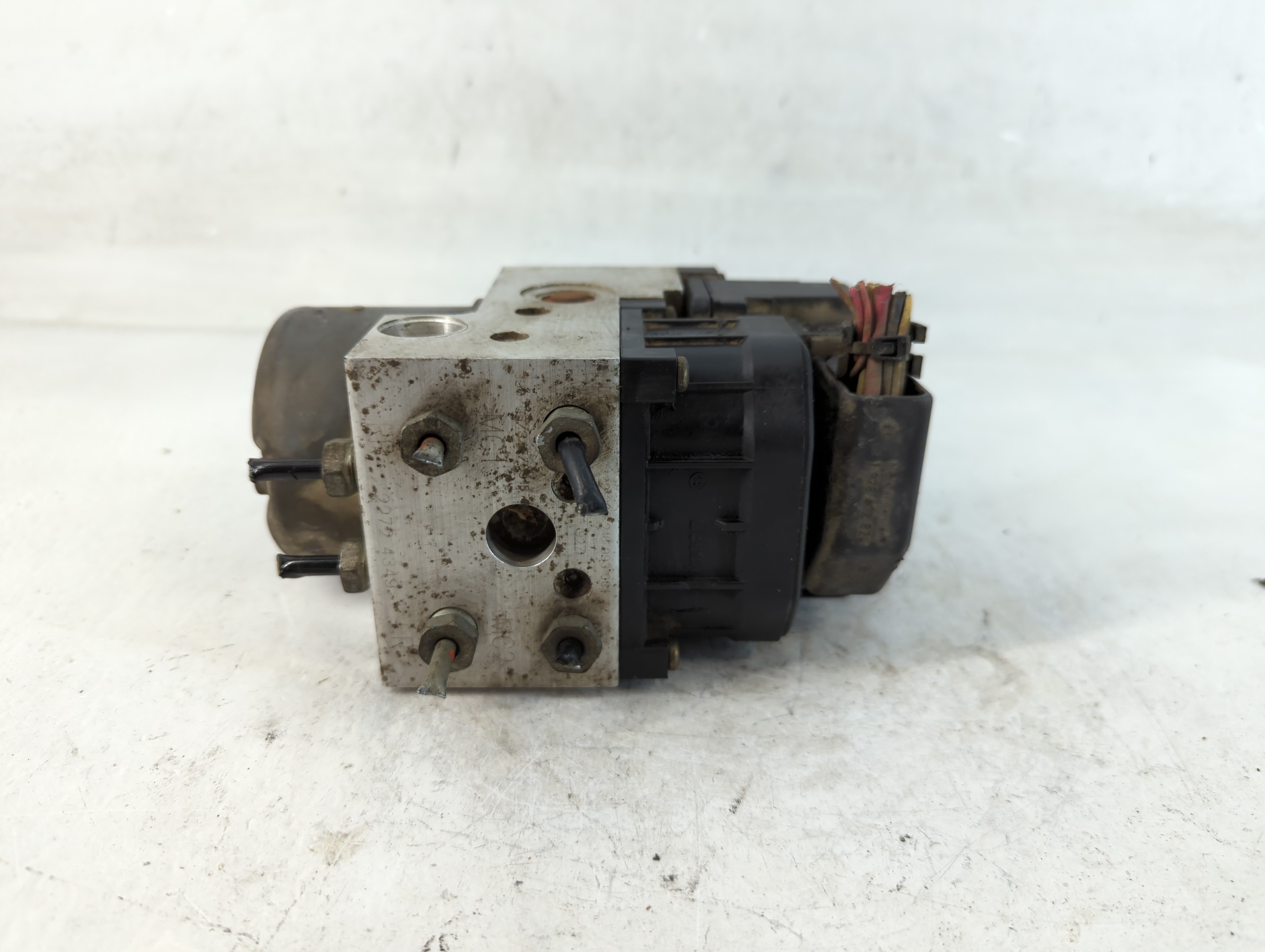 2004-2007 Saturn Vue Abs Pump Control Module 855549 - Oemusedautoparts1.com