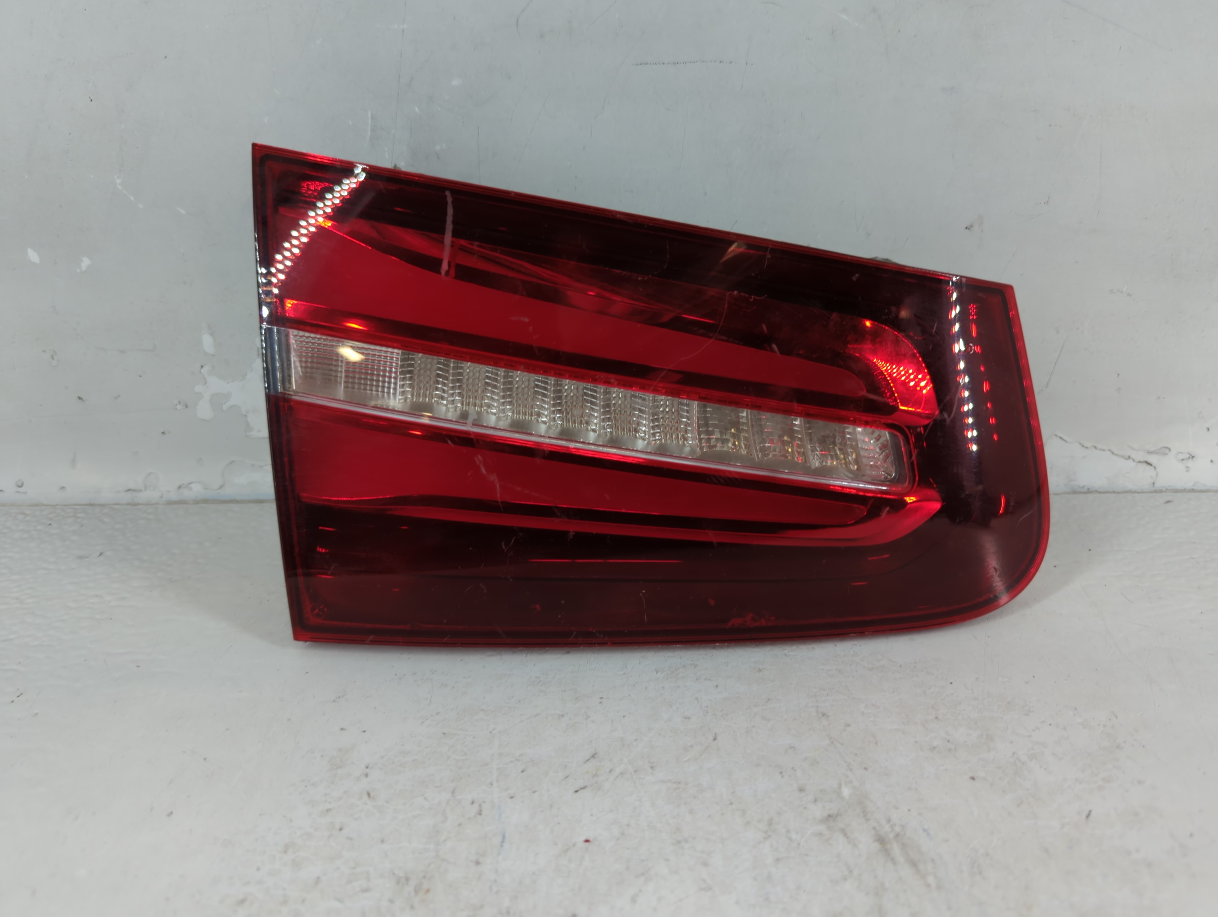 2016-2017 Mercedes-benz Glc300 Driver Left Side Tail Light Taillight Oem 855562 - Oemusedautoparts1.com