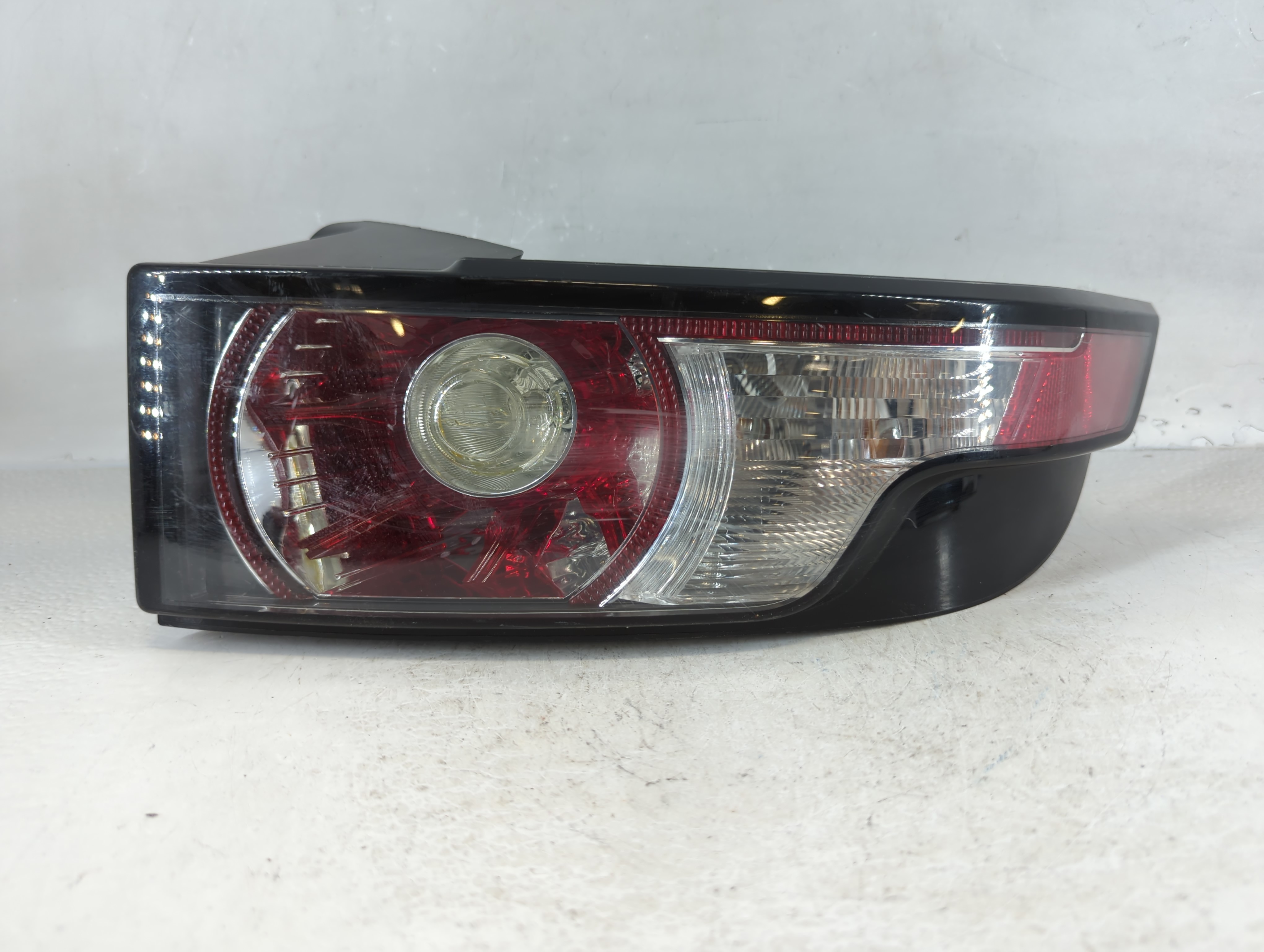 2012 Land Rover Range Rover Evoque Passenger Right Side Tail Light Taillight Oem 855568 - Oemusedautoparts1.com