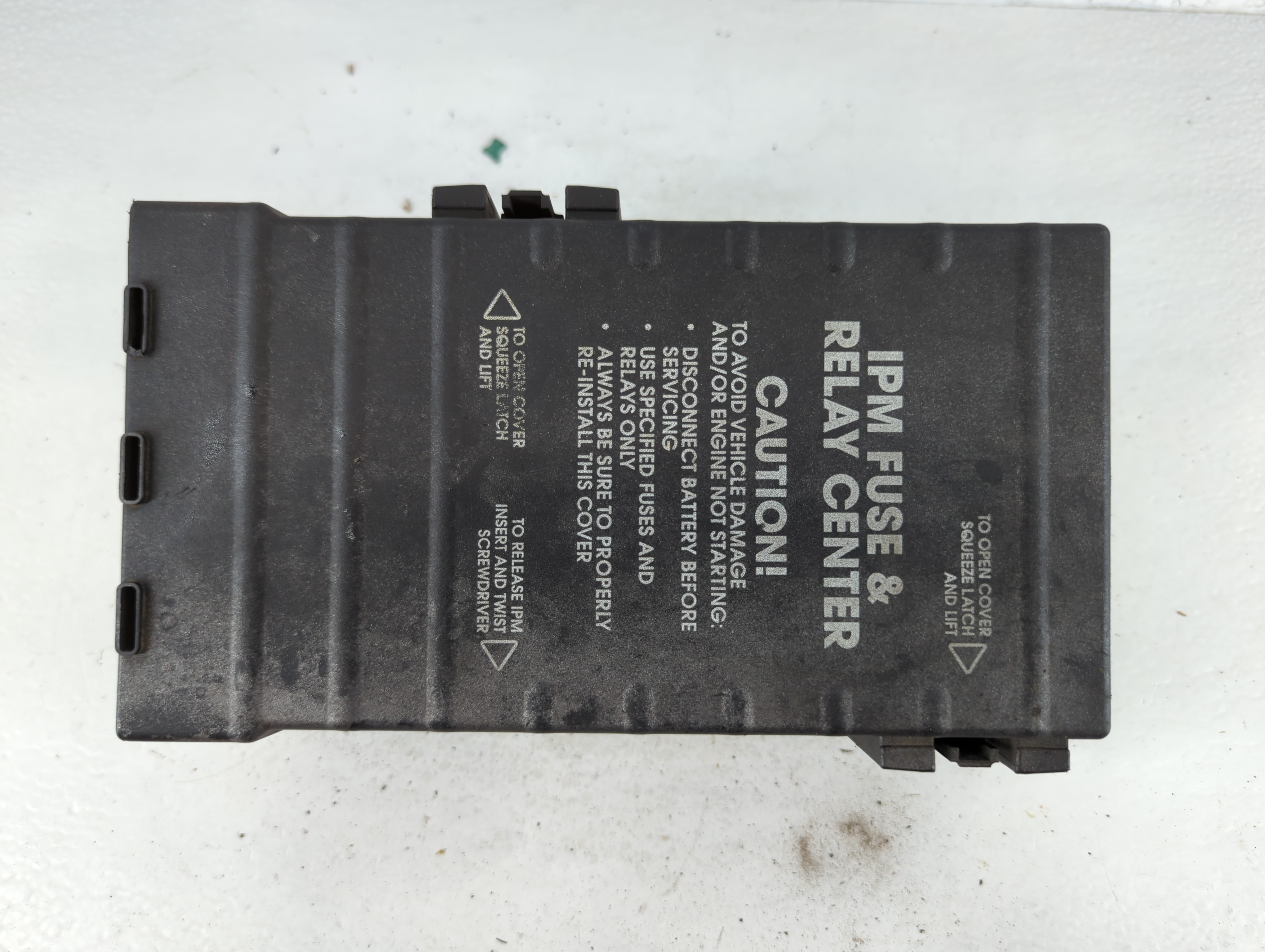 2001-2002 Dodge Caravan Fusebox Fuse Box Relay Module 04869000ak 855604 - Oemusedautoparts1.com