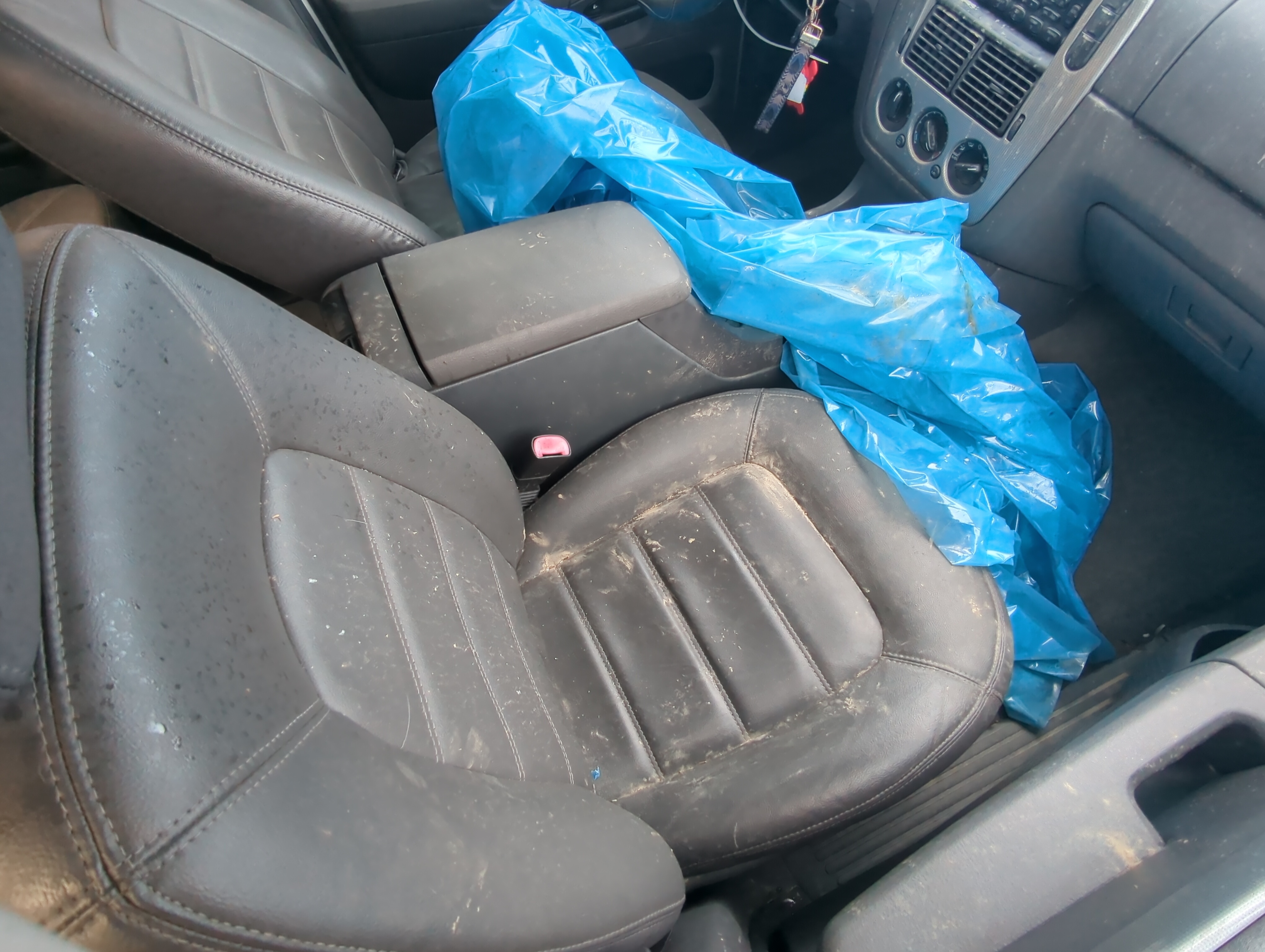 Picture of 2002-2003 Ford Explorer Passenger Front Seat Oem 855750