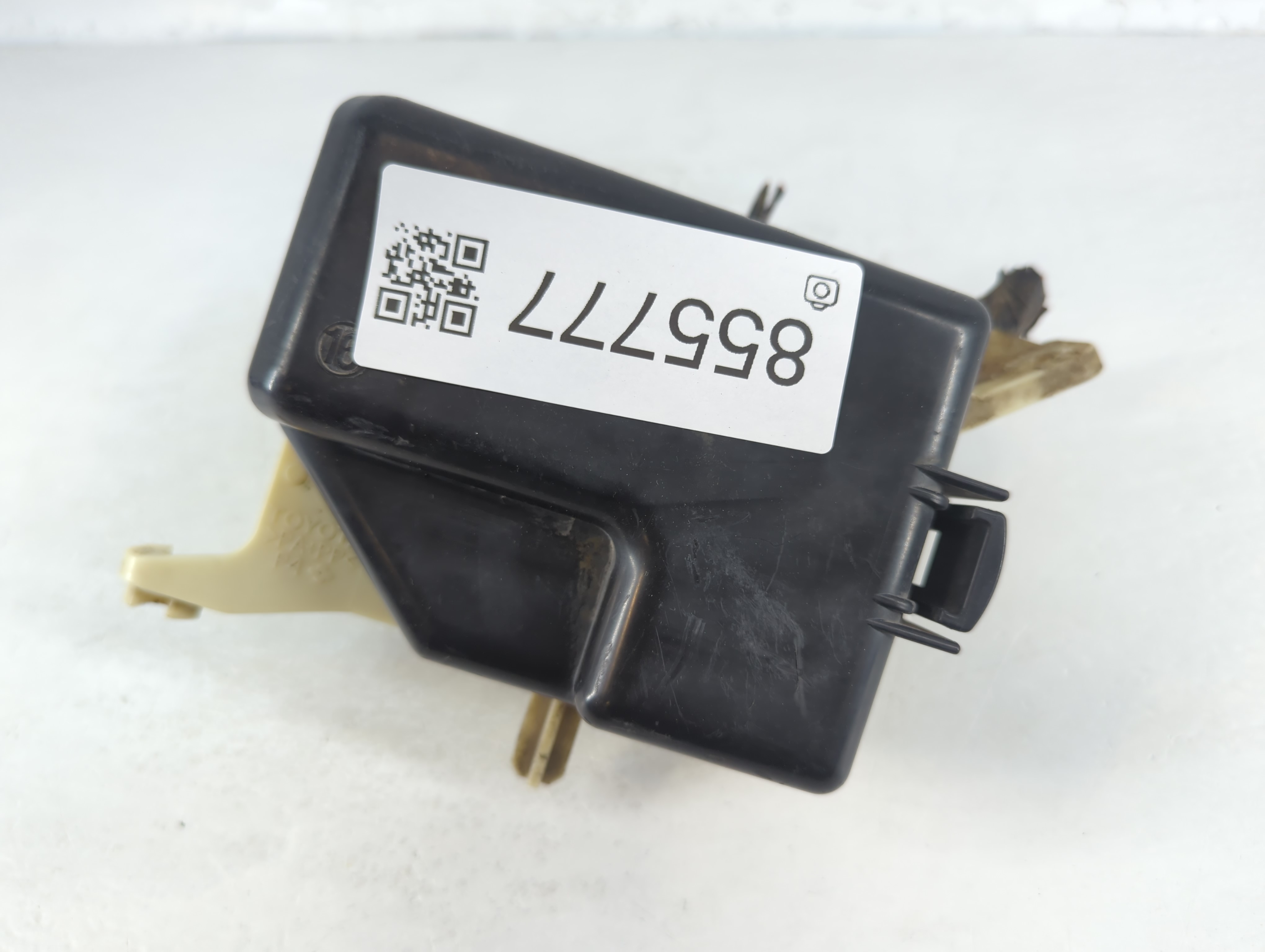 2004-2006 Scion Xa Fusebox Fuse Box Relay Module 855777 - Oemusedautoparts1.com