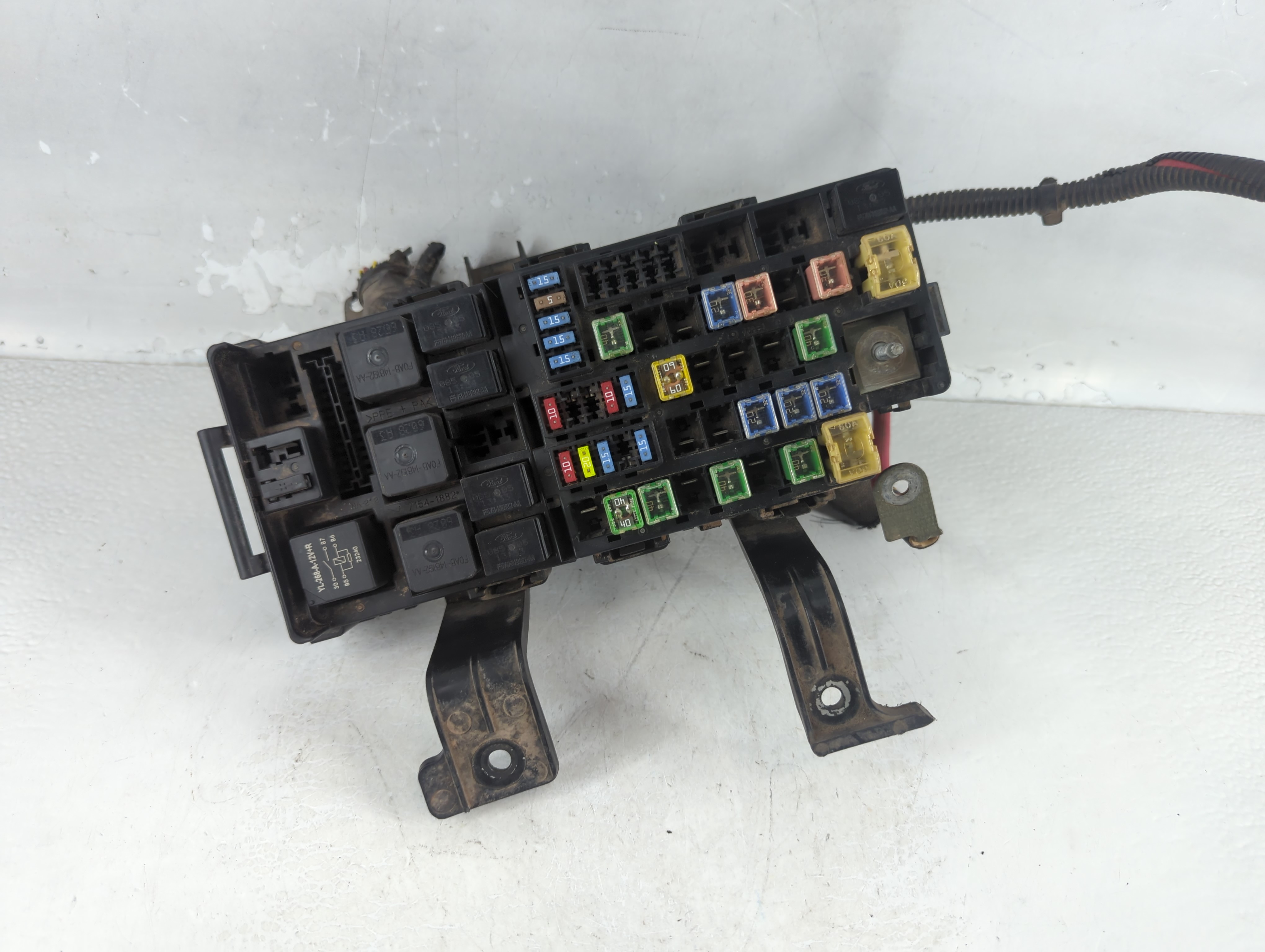 2006-2009 Ford Fusion Fusebox Fuse Box Relay Module Pp-t10|54-7164-30 855814 - Oemusedautoparts1.com
