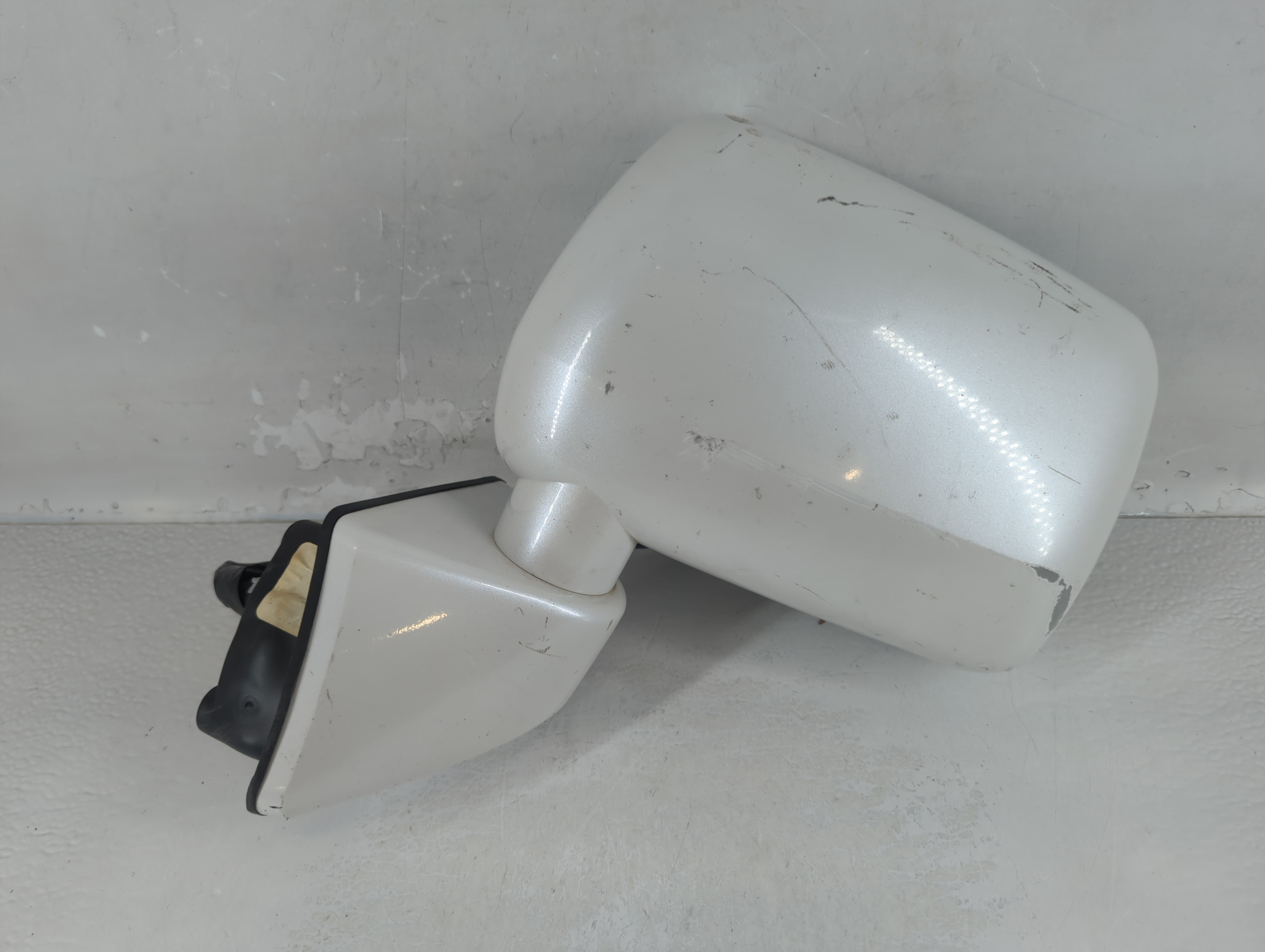 Picture of 2004-2011 Mitsubishi Endeavor Driver Left Side View Power Door Mirror 855882