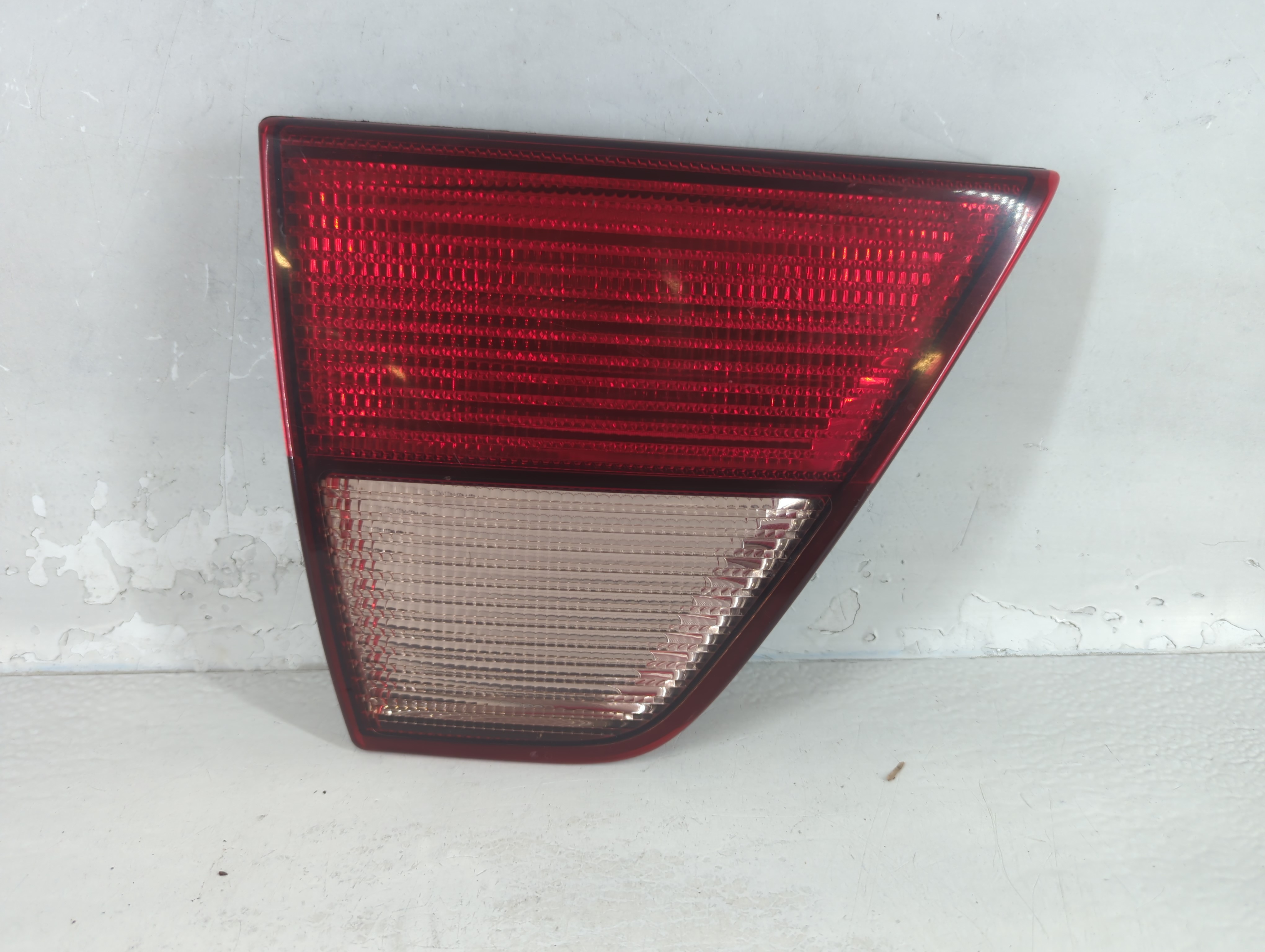 Picture of 2001 Mitsubishi Endeavor Passenger Right Side Tail Light Taillight Oem 855896
