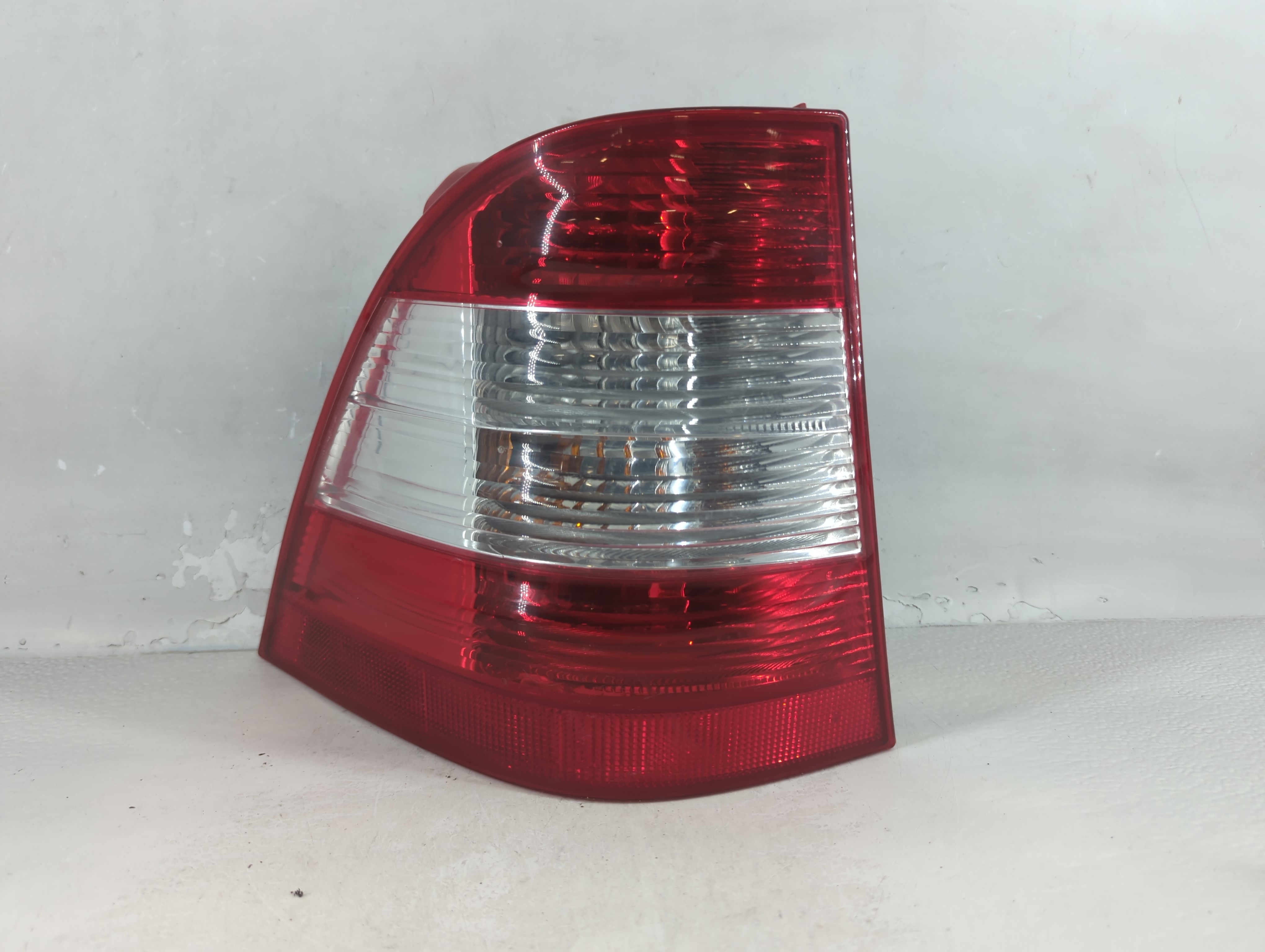 2002-2003 Mercedes-benz Ml320 Driver Left Side Tail Light Taillight Oem 855909 - Oemusedautoparts1.com