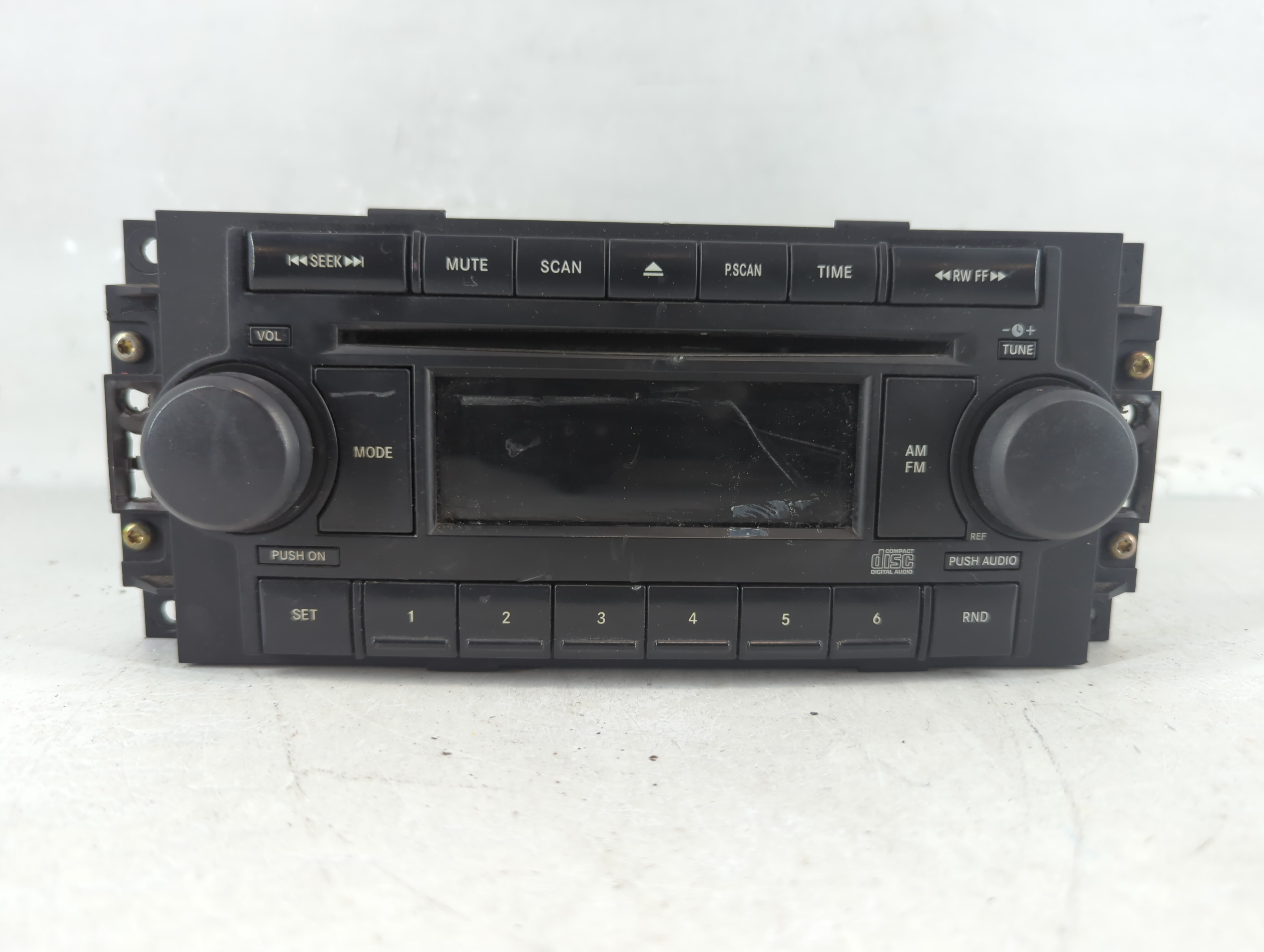 2005-2007 Chrysler 300 Am Fm Cd Player Radio Receiver 855920 - Oemusedautoparts1.com
