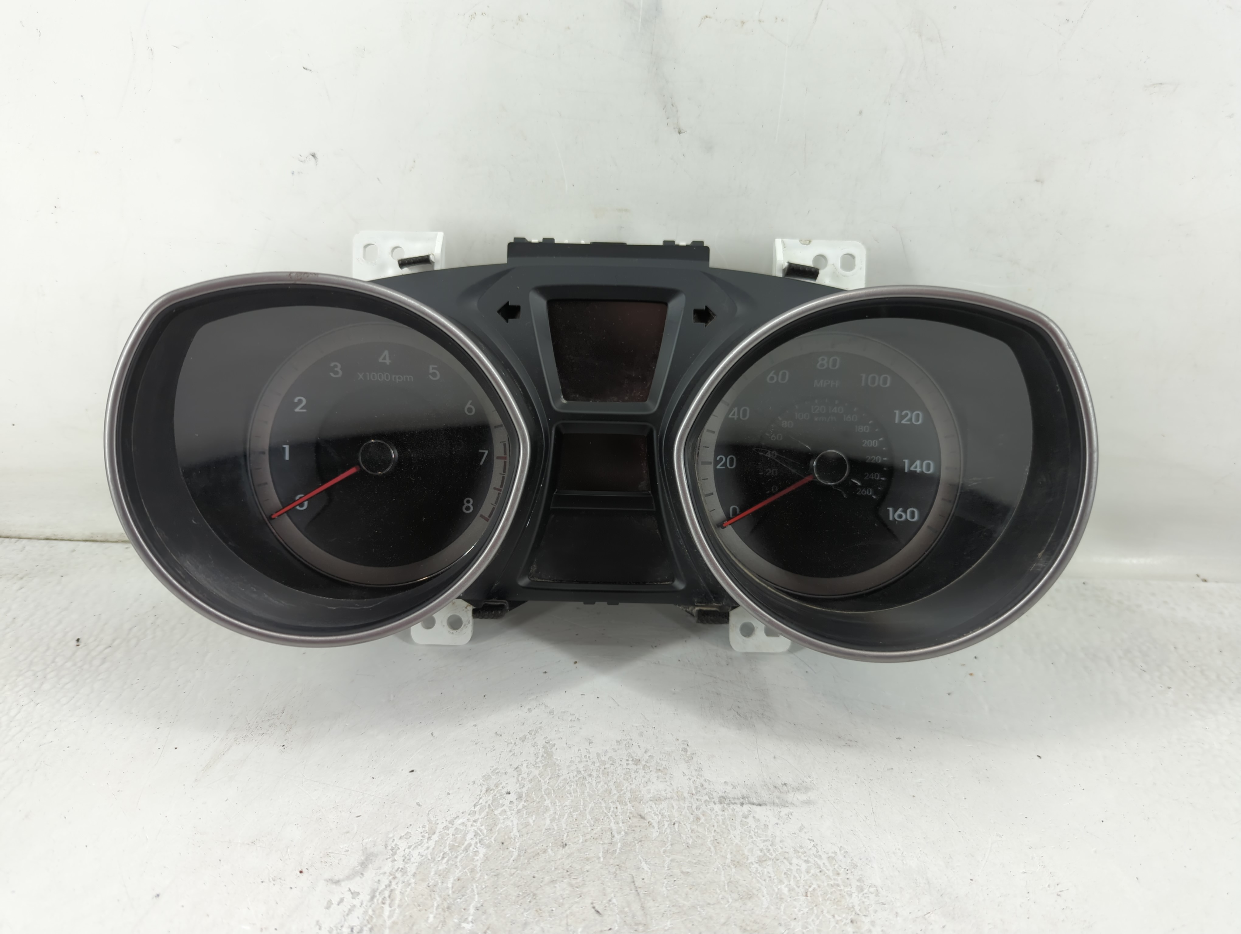 Picture of 2014-2016 Hyundai Elantra Speedometer Instrument Cluster Gauges 856065