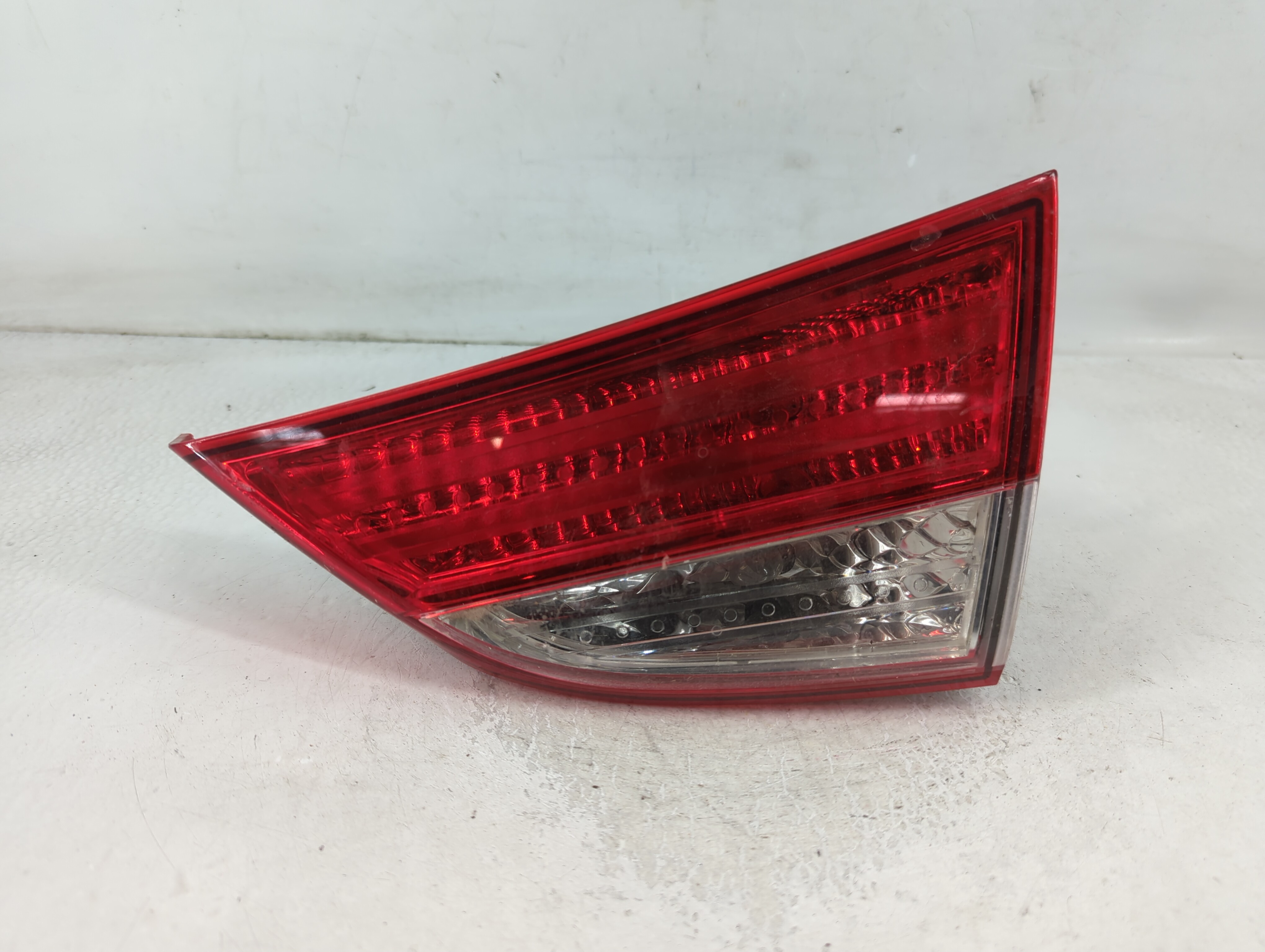 Picture of 2011-2013 Hyundai Elantra Driver Left Side Tail Light Taillight Oem 856147