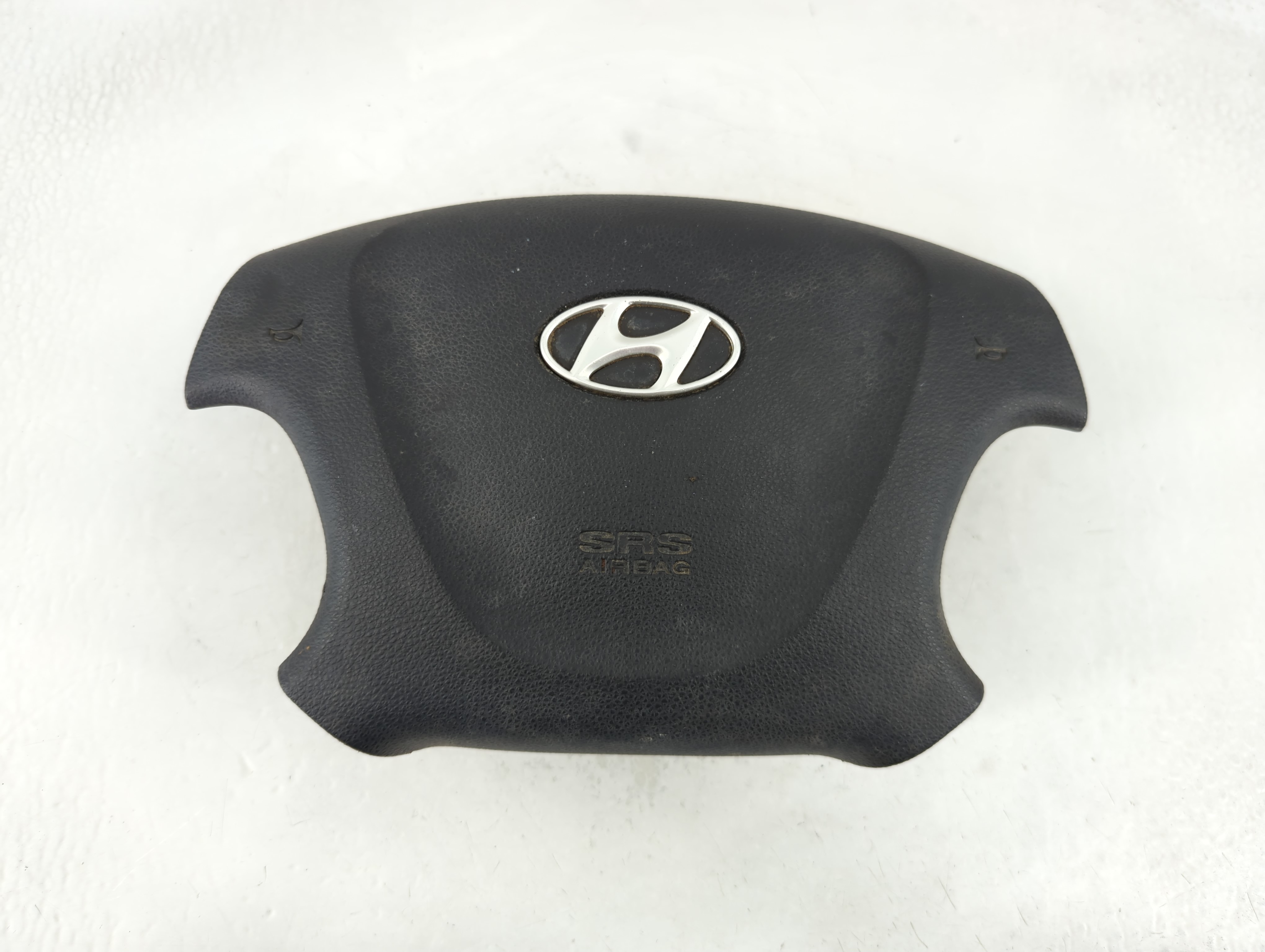 2007-2010 Hyundai Entourage Air Bag Driver Left Steering Wheel Mounted 856186 - Oemusedautoparts1.com