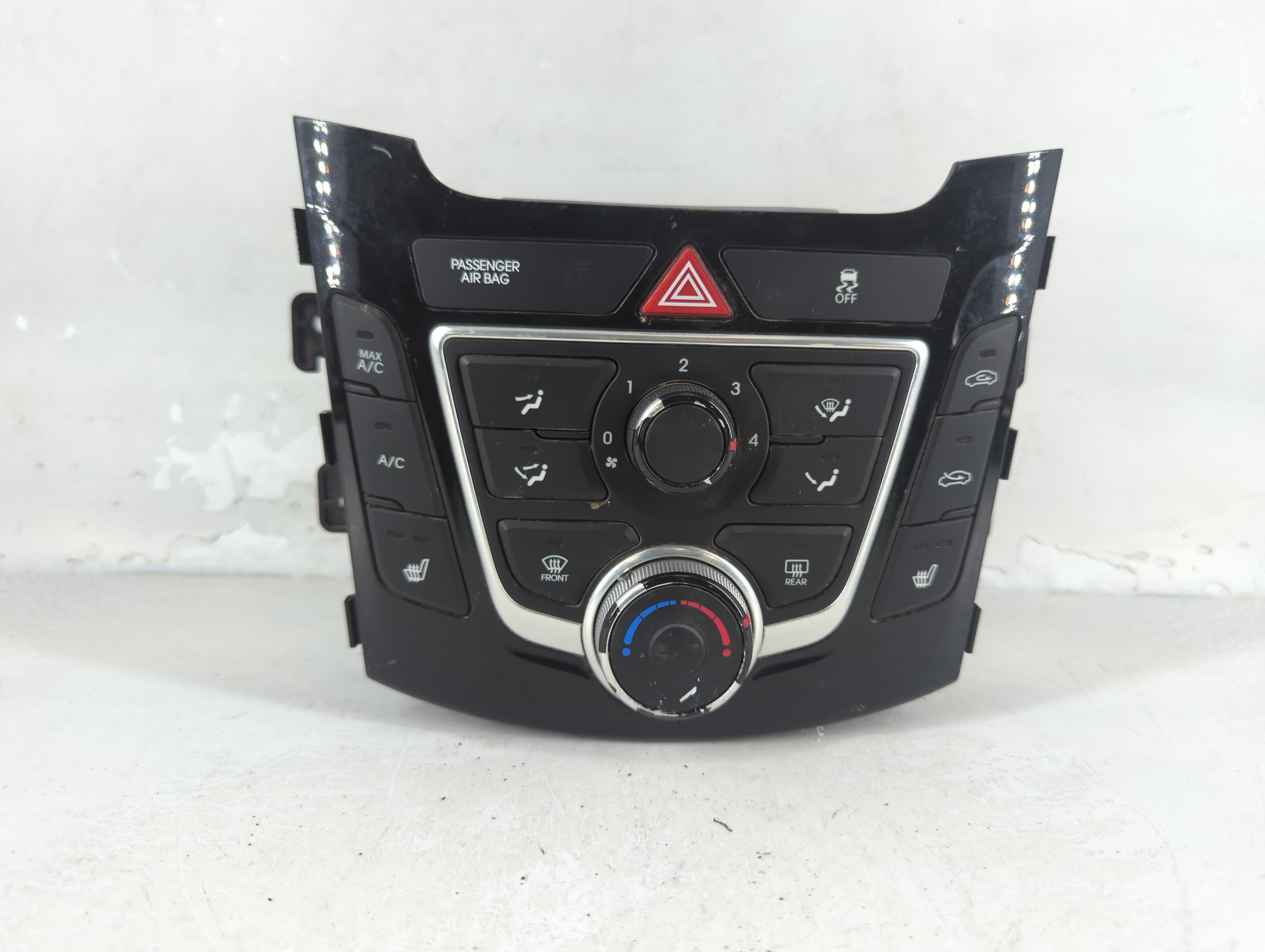 Picture of Hyundai Elantra Ac Heater Climate Control 856236