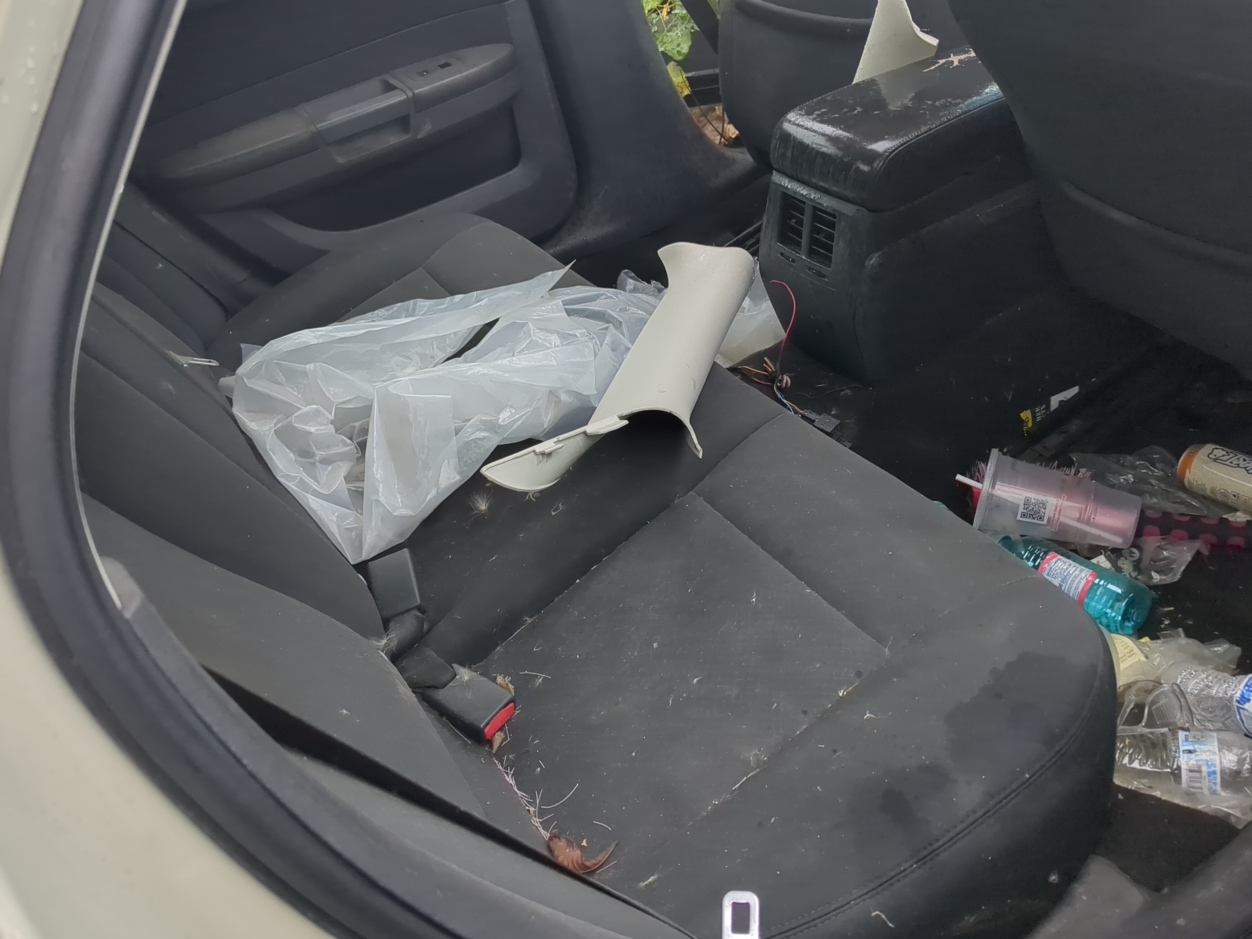 2008 Chrysler 300 Rear Seat Oem 856389 - Oemusedautoparts1.com