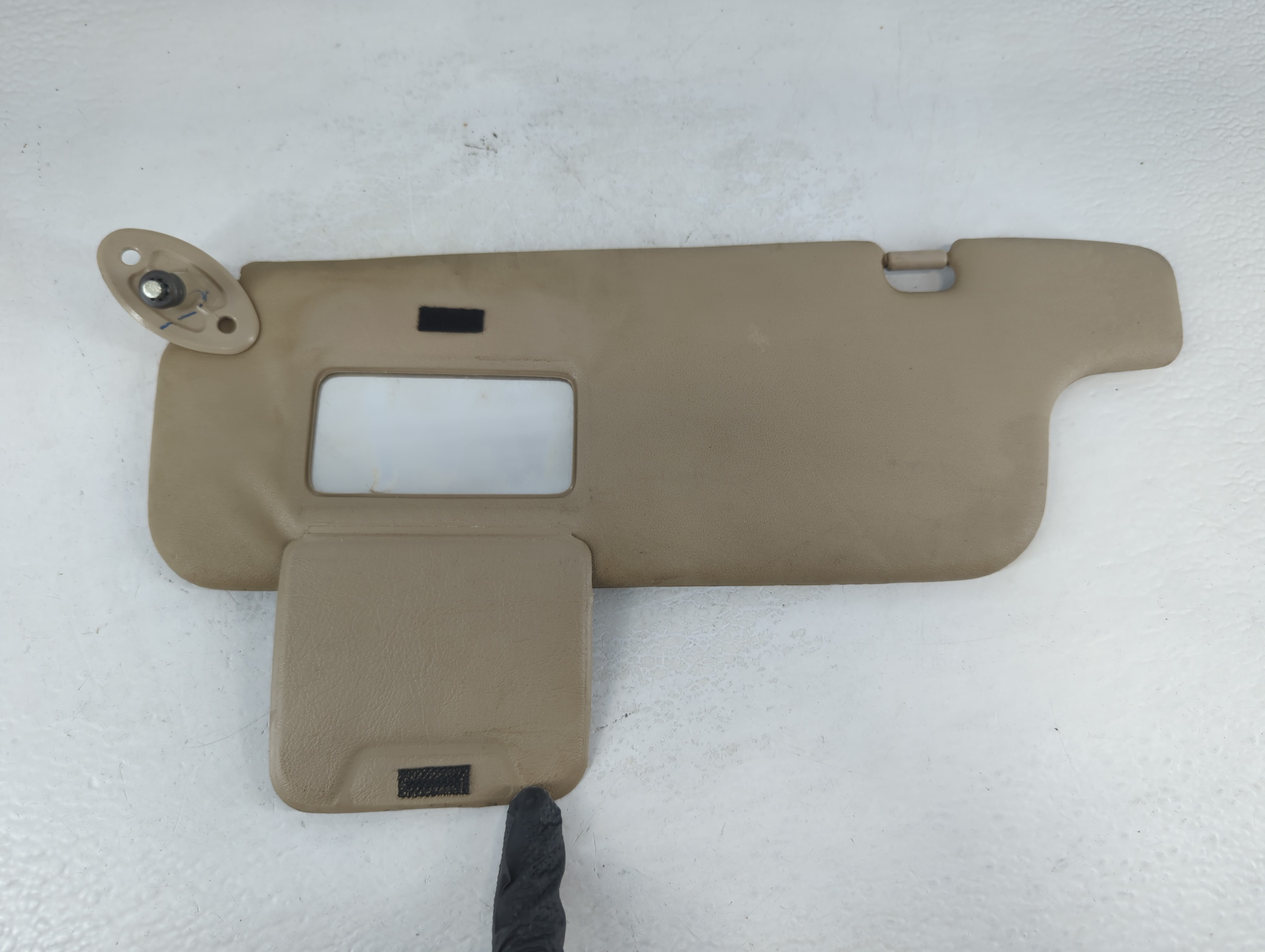 2000-2005 Toyota Echo Driver Sun Visor Mirror Left Sunvisor Tan 856443 - Oemusedautoparts1.com